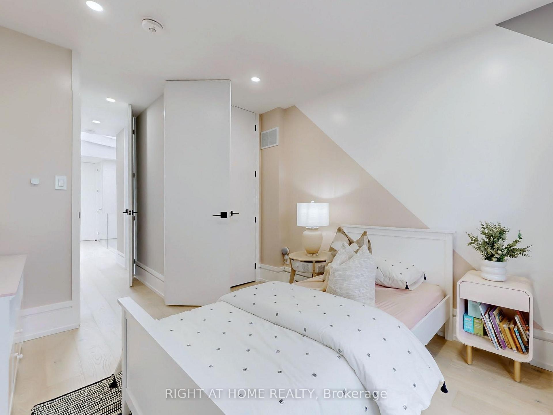 Photo 32 of 75 Holborne Avenue, Toronto, Danforth Village-East York — HOMEH