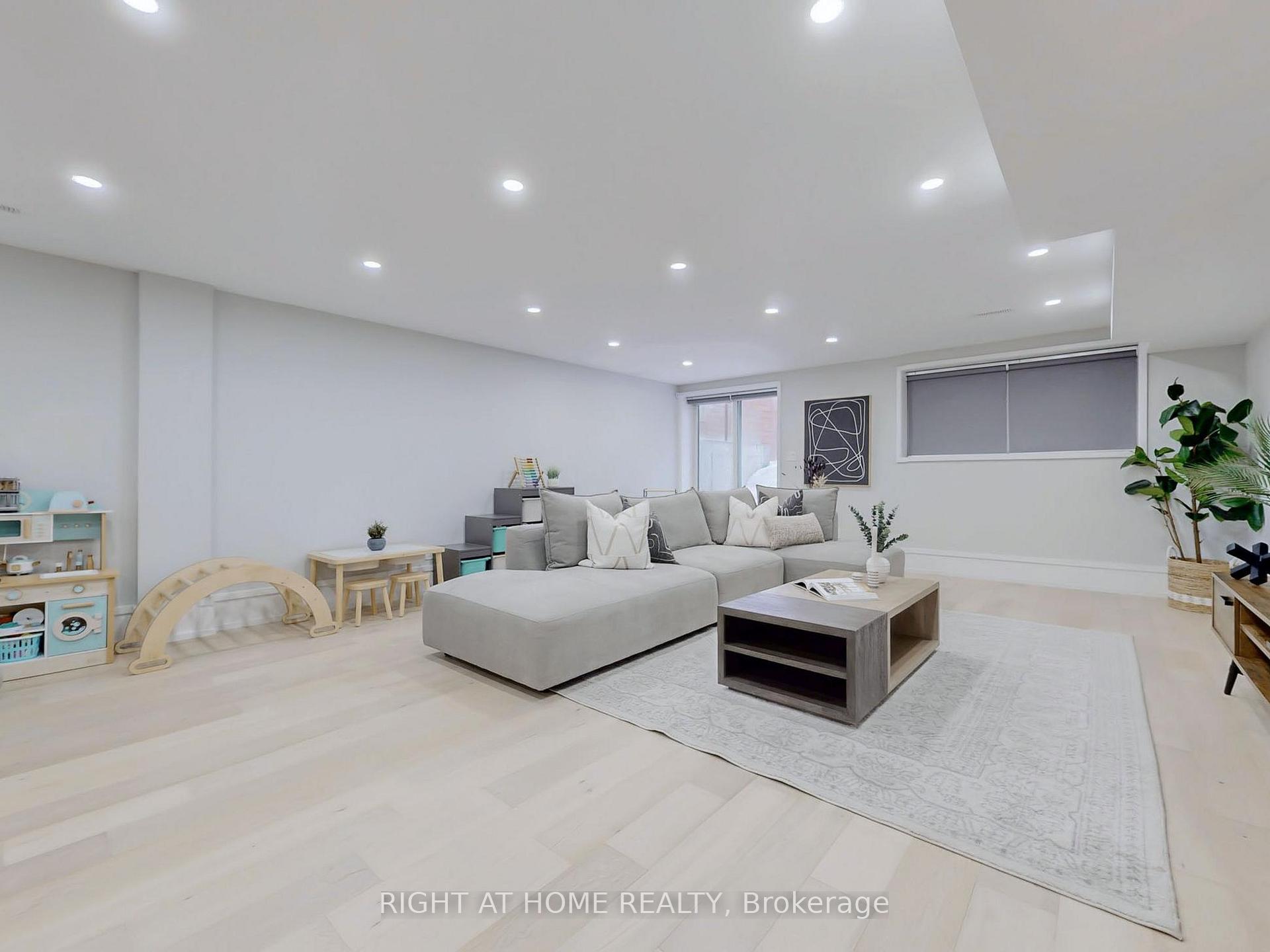 Photo 39 of 75 Holborne Avenue, Toronto, Danforth Village-East York — HOMEH