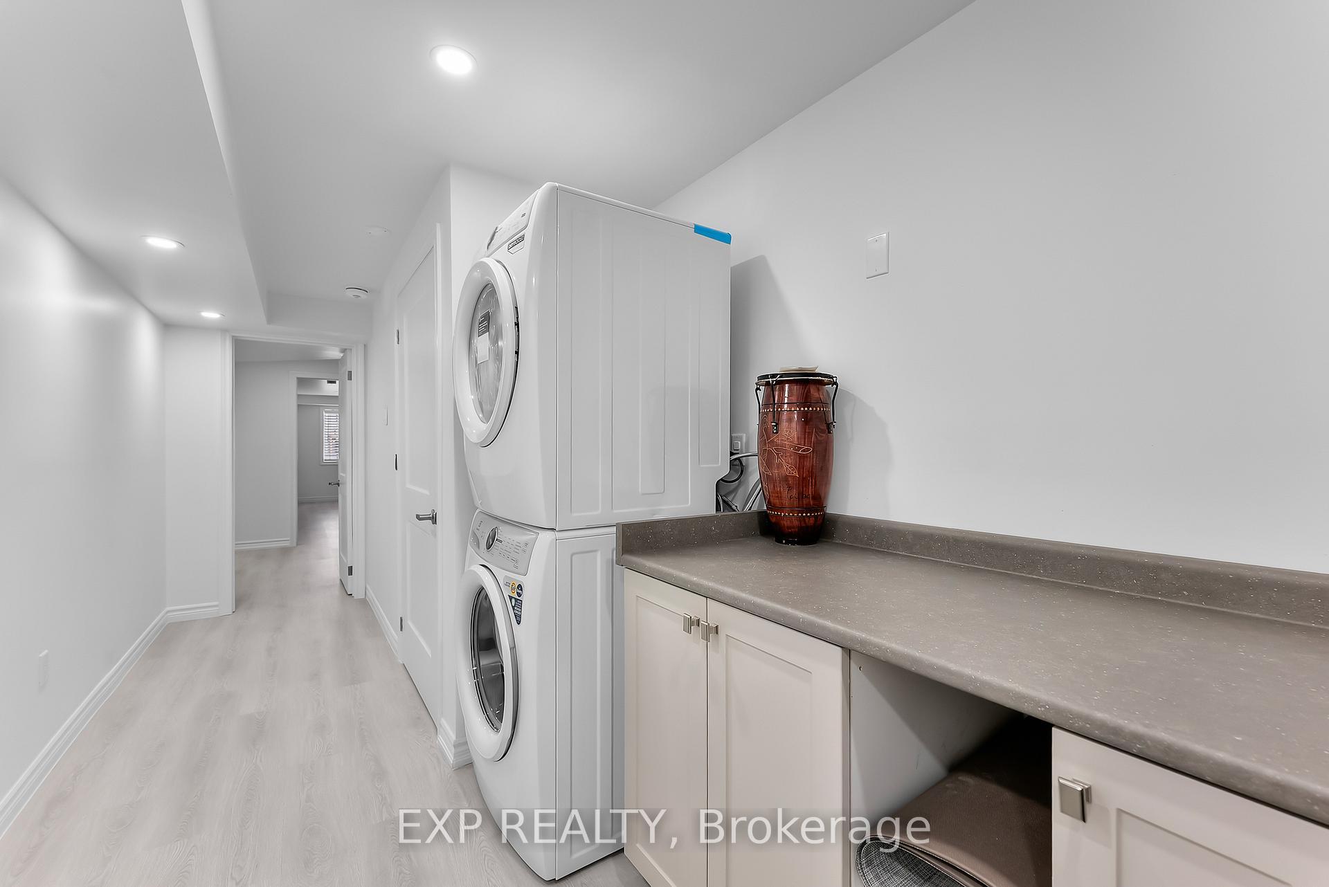 Photo 3 of 32 Explorer Way, Thorold, Rolling Meadows — HOMEH