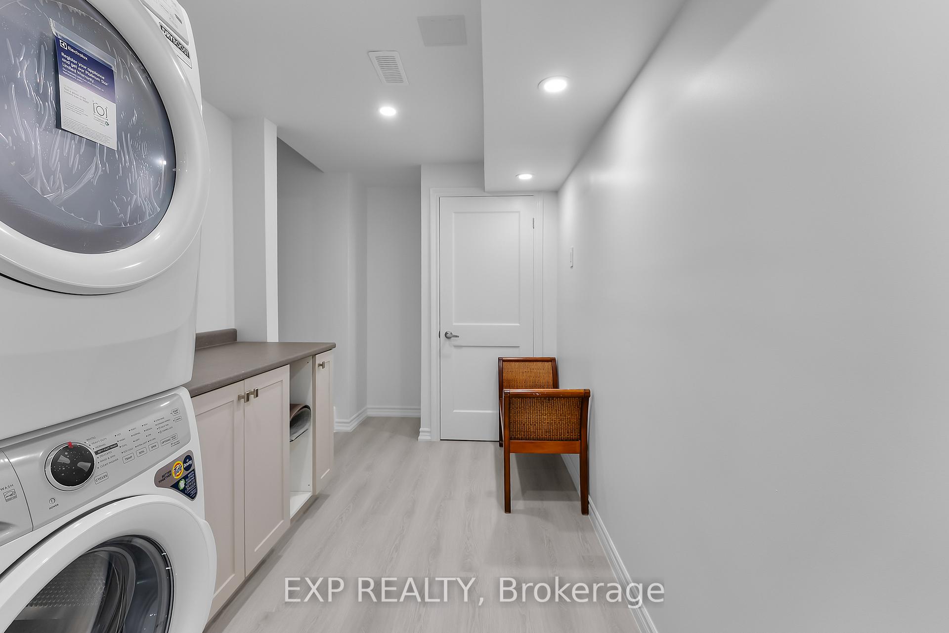 Photo 4 of 32 Explorer Way, Thorold, Rolling Meadows — HOMEH