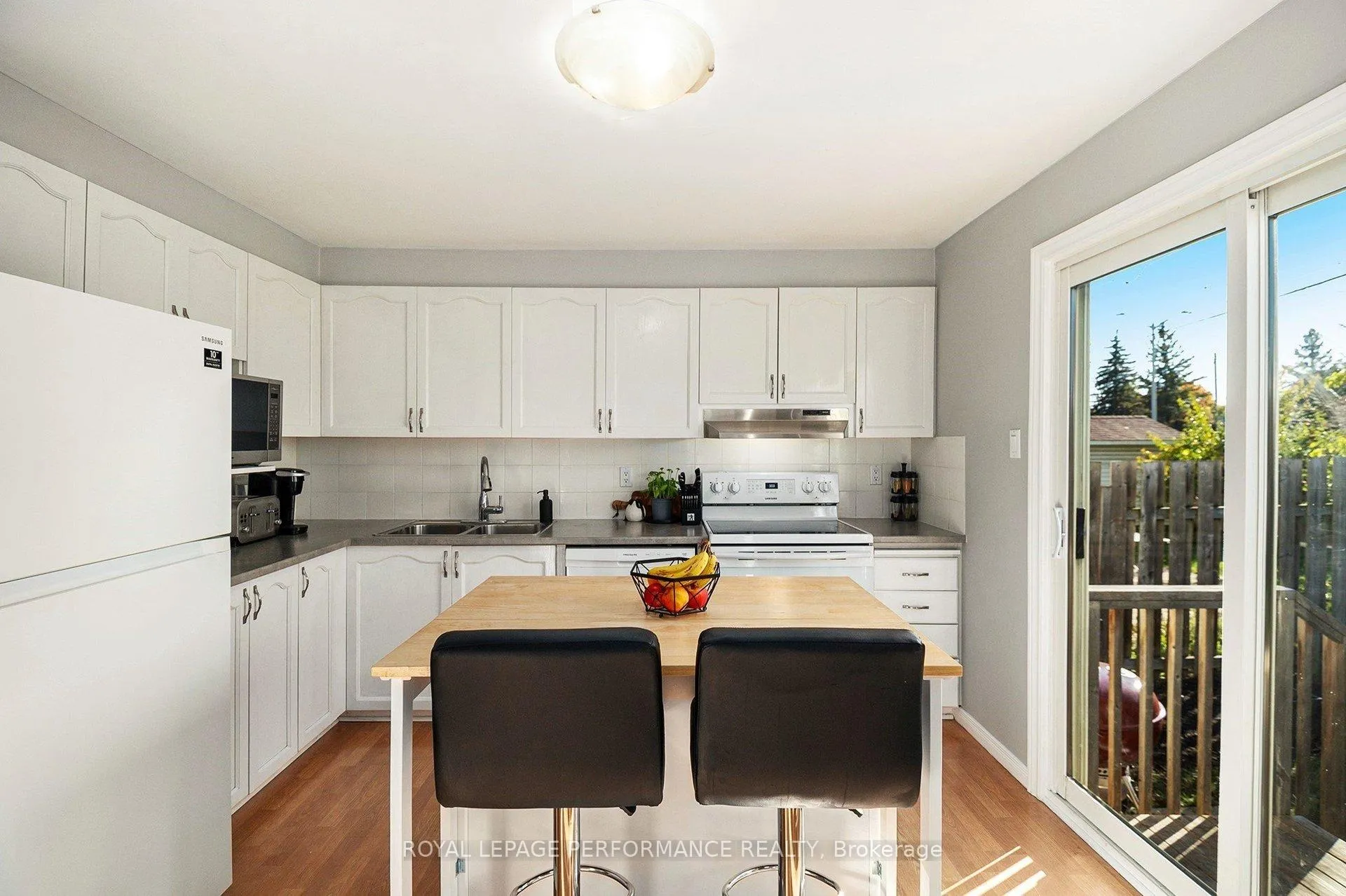 Photo 9 of 470 Rougemount Crescent, Ottawa, Fallingbrook/Gardenway South — HOMEH