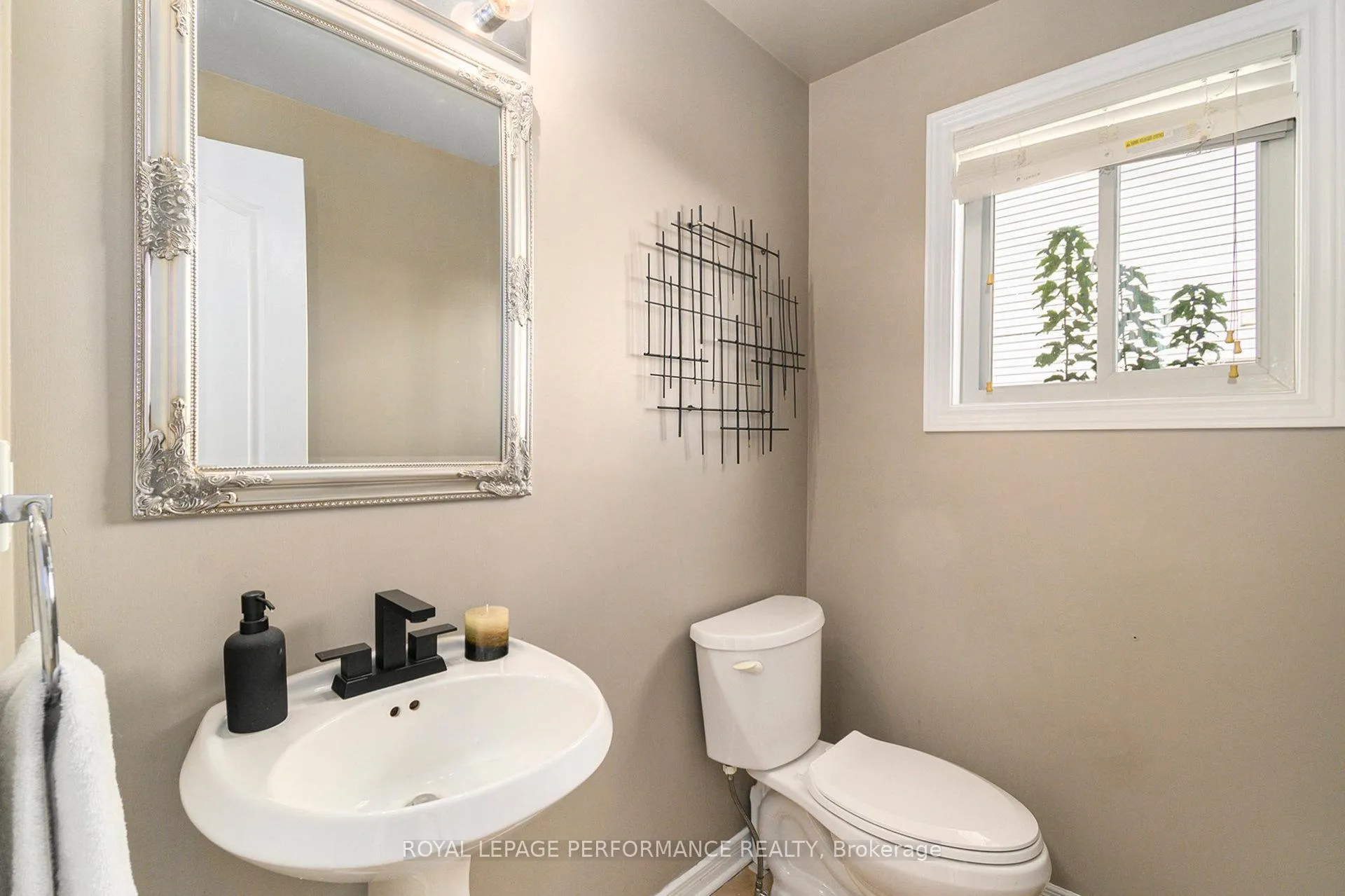 Photo 14 of 470 Rougemount Crescent, Ottawa, Fallingbrook/Gardenway South — HOMEH