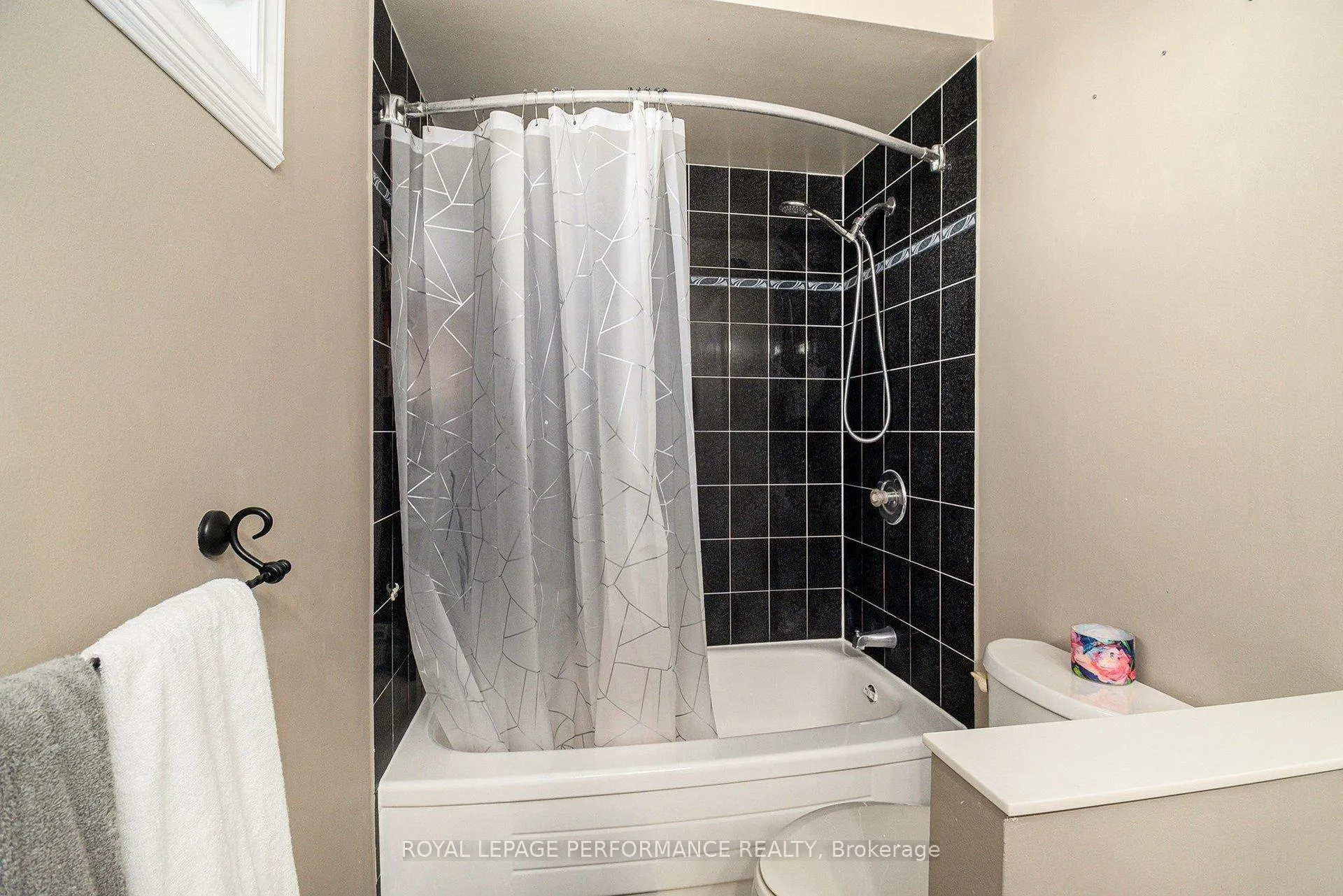 Photo 19 of 470 Rougemount Crescent, Ottawa, Fallingbrook/Gardenway South — HOMEH