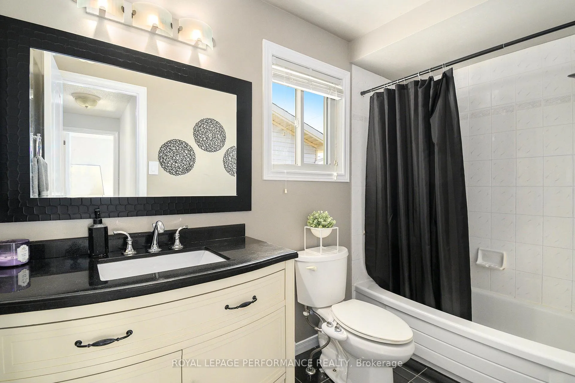 Photo 24 of 470 Rougemount Crescent, Ottawa, Fallingbrook/Gardenway South — HOMEH
