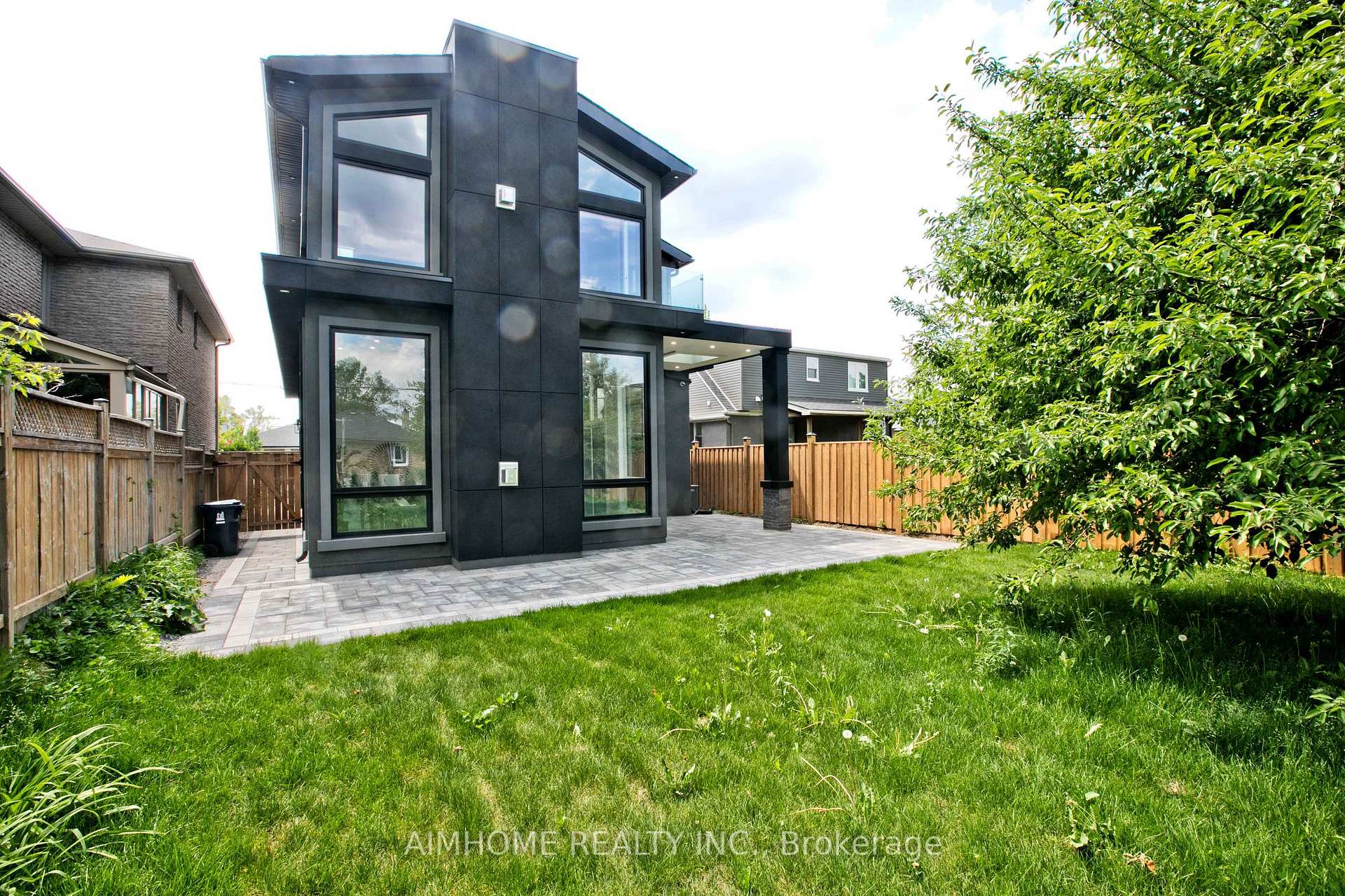 Photo 2 of 142 Ranee Avenue, Toronto, Englemount-Lawrence — HOMEH