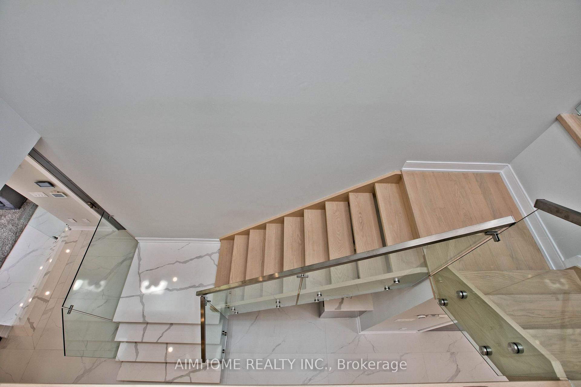 Photo 15 of 142 Ranee Avenue, Toronto, Englemount-Lawrence — HOMEH