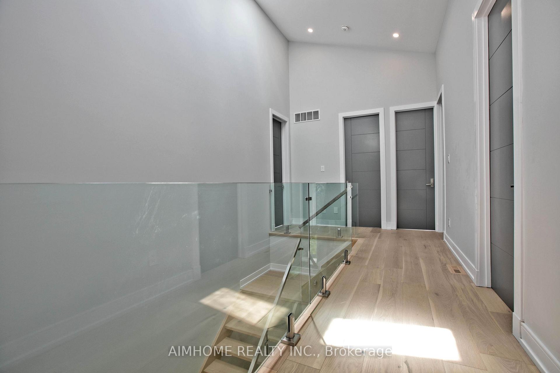 Photo 17 of 142 Ranee Avenue, Toronto, Englemount-Lawrence — HOMEH
