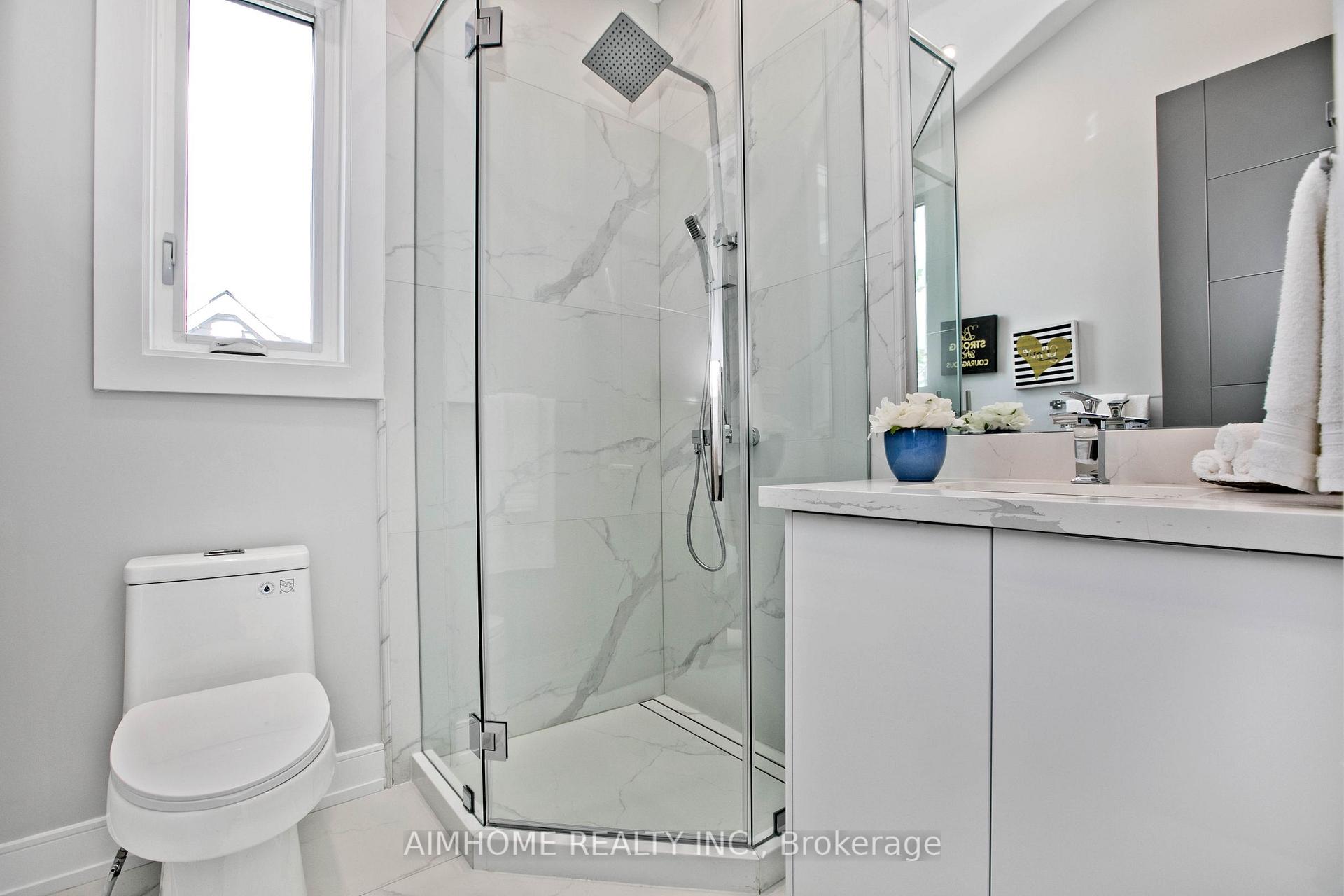 Photo 23 of 142 Ranee Avenue, Toronto, Englemount-Lawrence — HOMEH