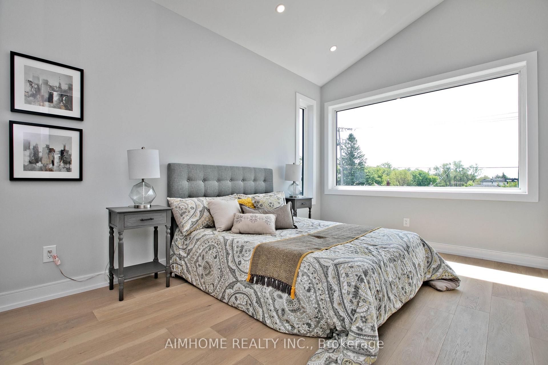Photo 25 of 142 Ranee Avenue, Toronto, Englemount-Lawrence — HOMEH