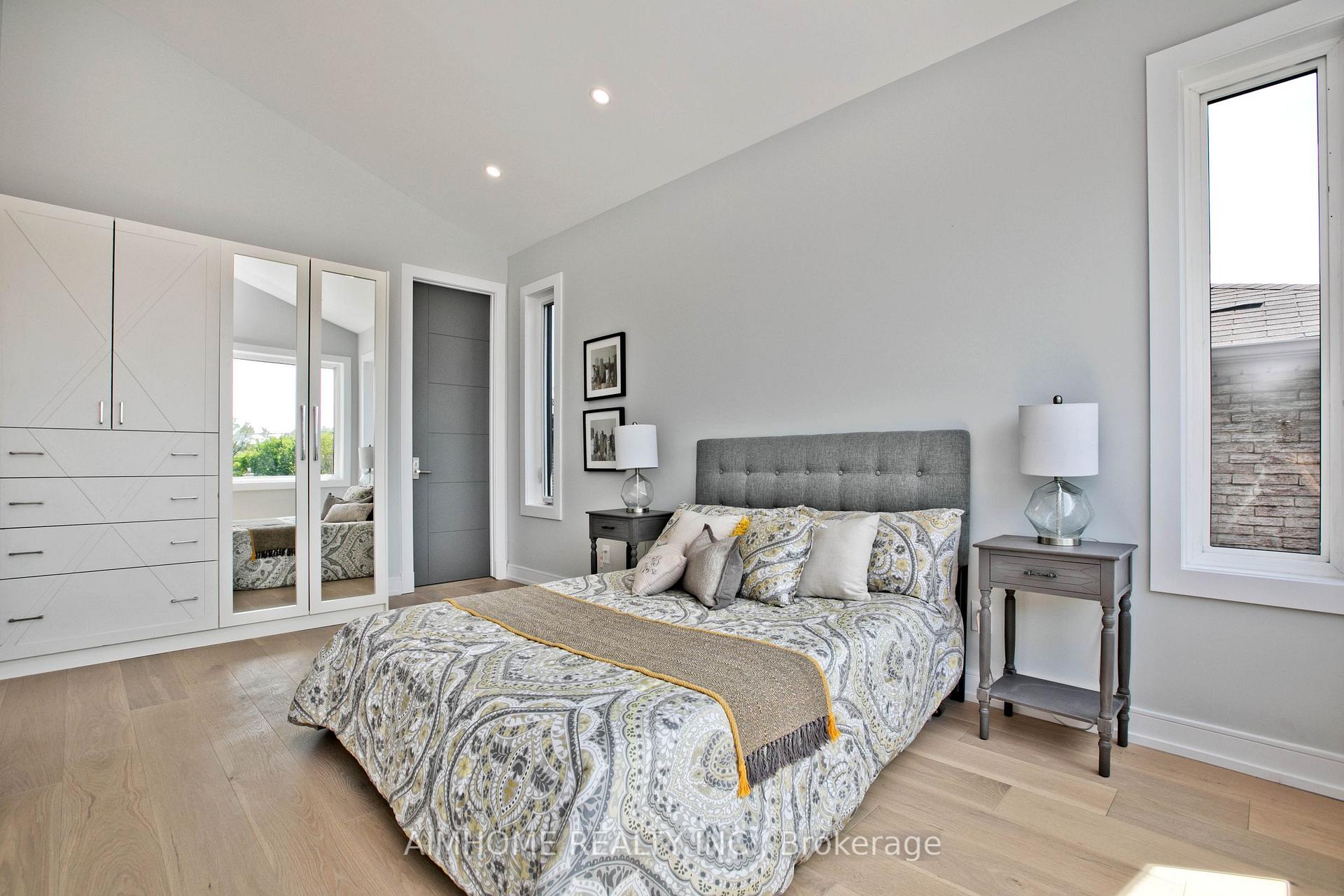 Photo 24 of 142 Ranee Avenue, Toronto, Englemount-Lawrence — HOMEH
