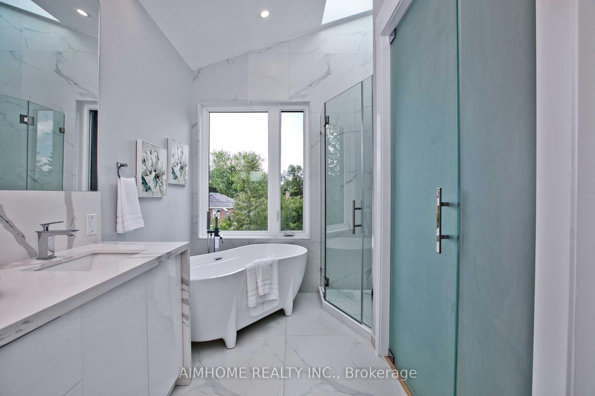 Photo 31 of 142 Ranee Avenue, Toronto, Englemount-Lawrence — HOMEH