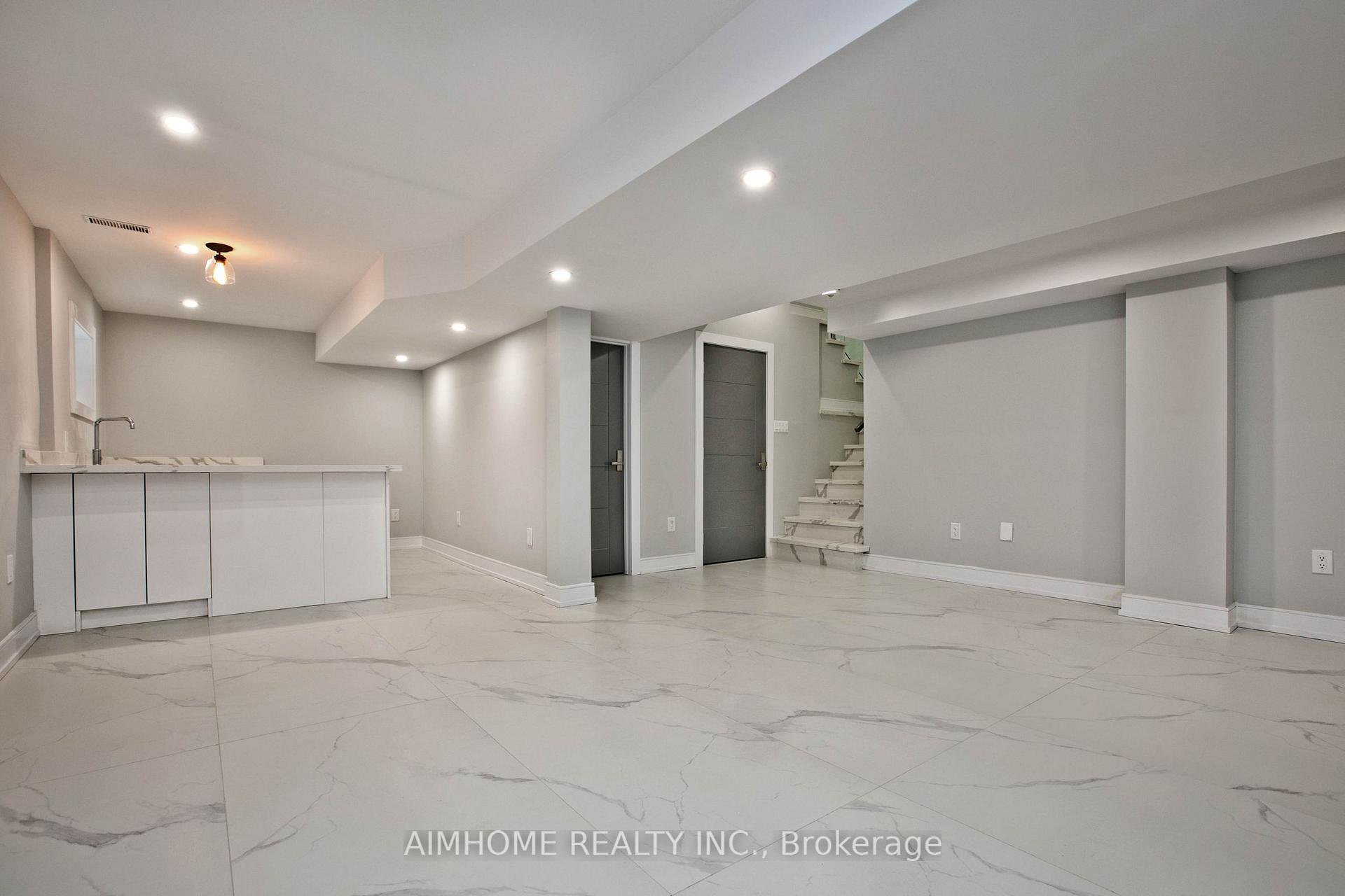 Photo 27 of 142 Ranee Avenue, Toronto, Englemount-Lawrence — HOMEH