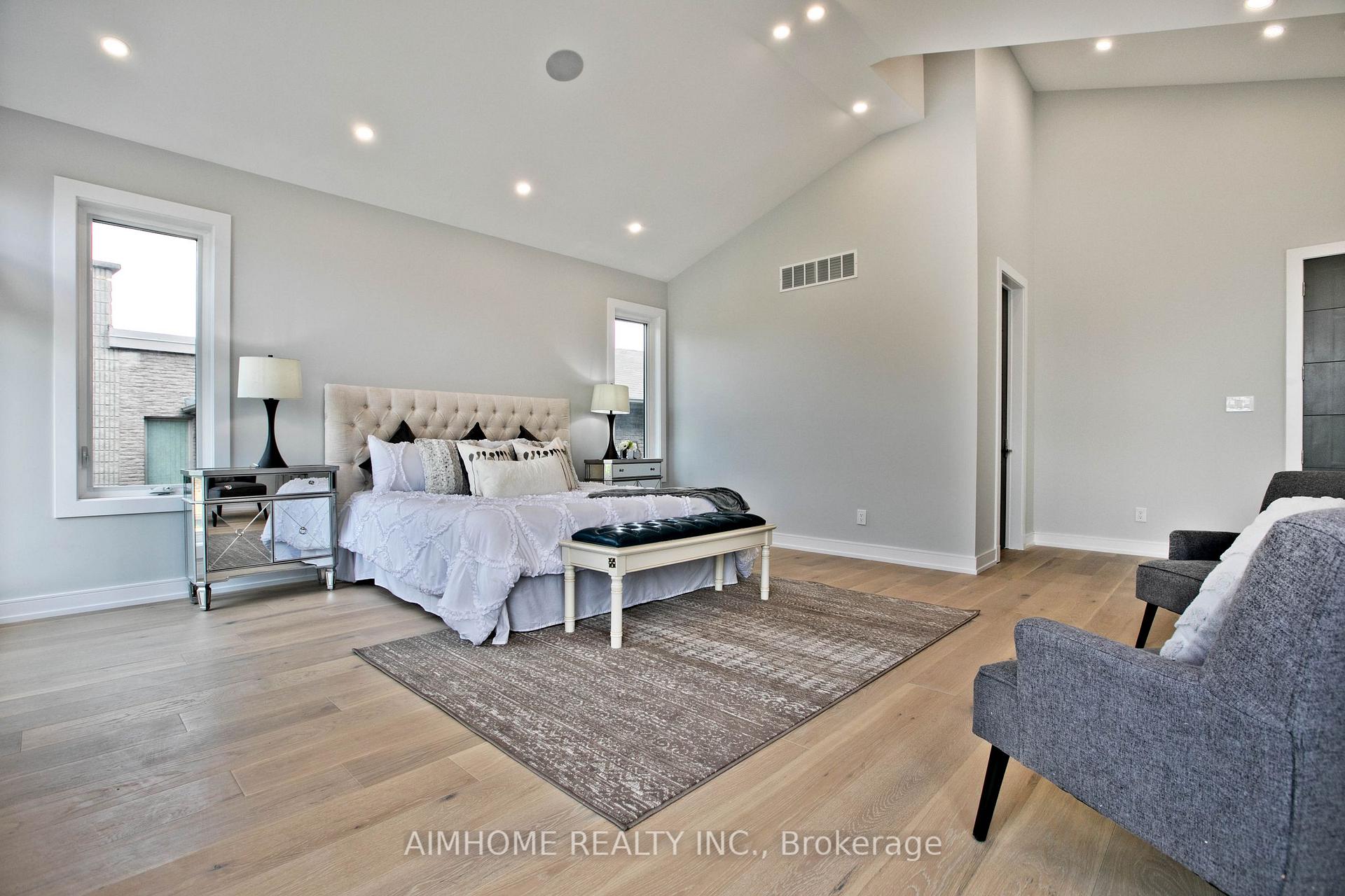 Photo 33 of 142 Ranee Avenue, Toronto, Englemount-Lawrence — HOMEH