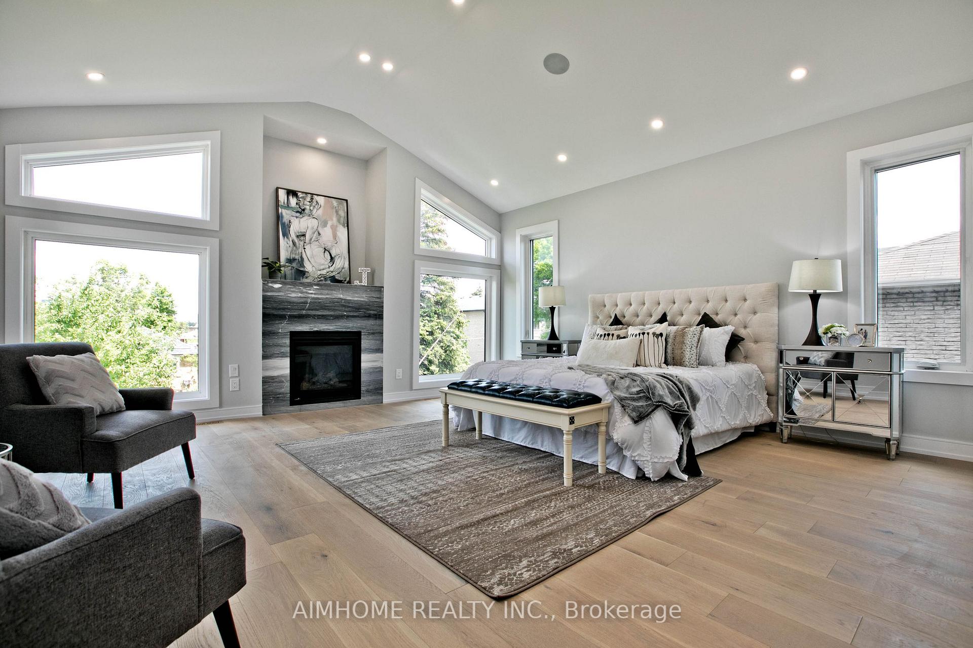 Photo 35 of 142 Ranee Avenue, Toronto, Englemount-Lawrence — HOMEH