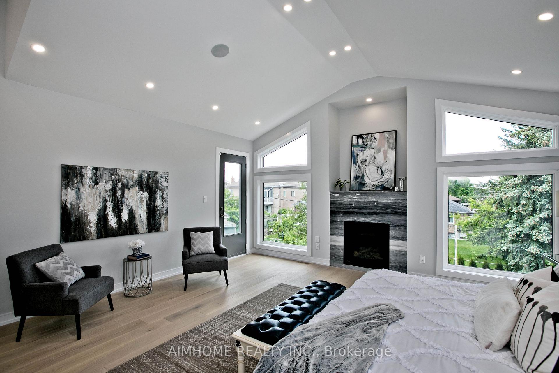 Photo 32 of 142 Ranee Avenue, Toronto, Englemount-Lawrence — HOMEH