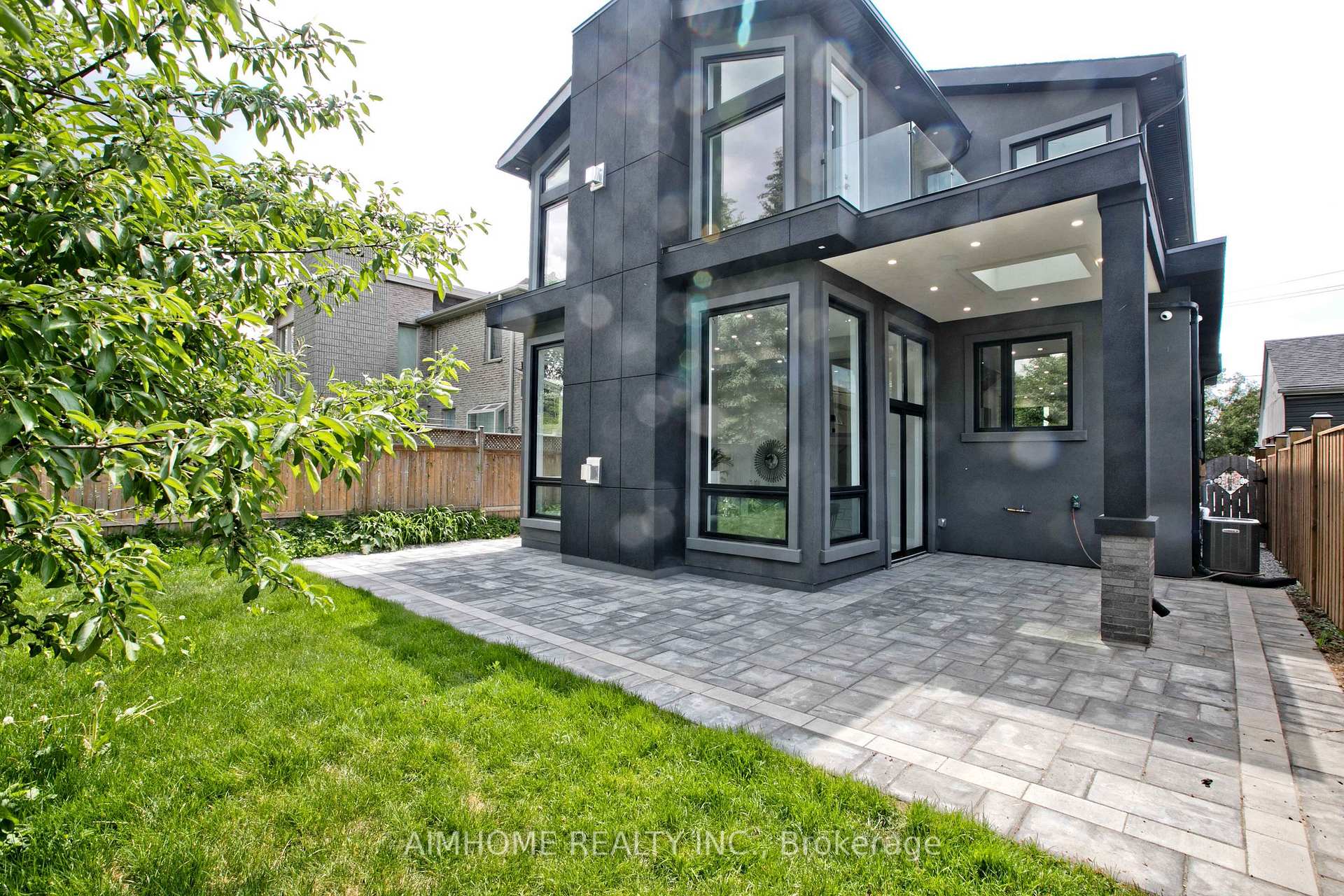 Photo 36 of 142 Ranee Avenue, Toronto, Englemount-Lawrence — HOMEH