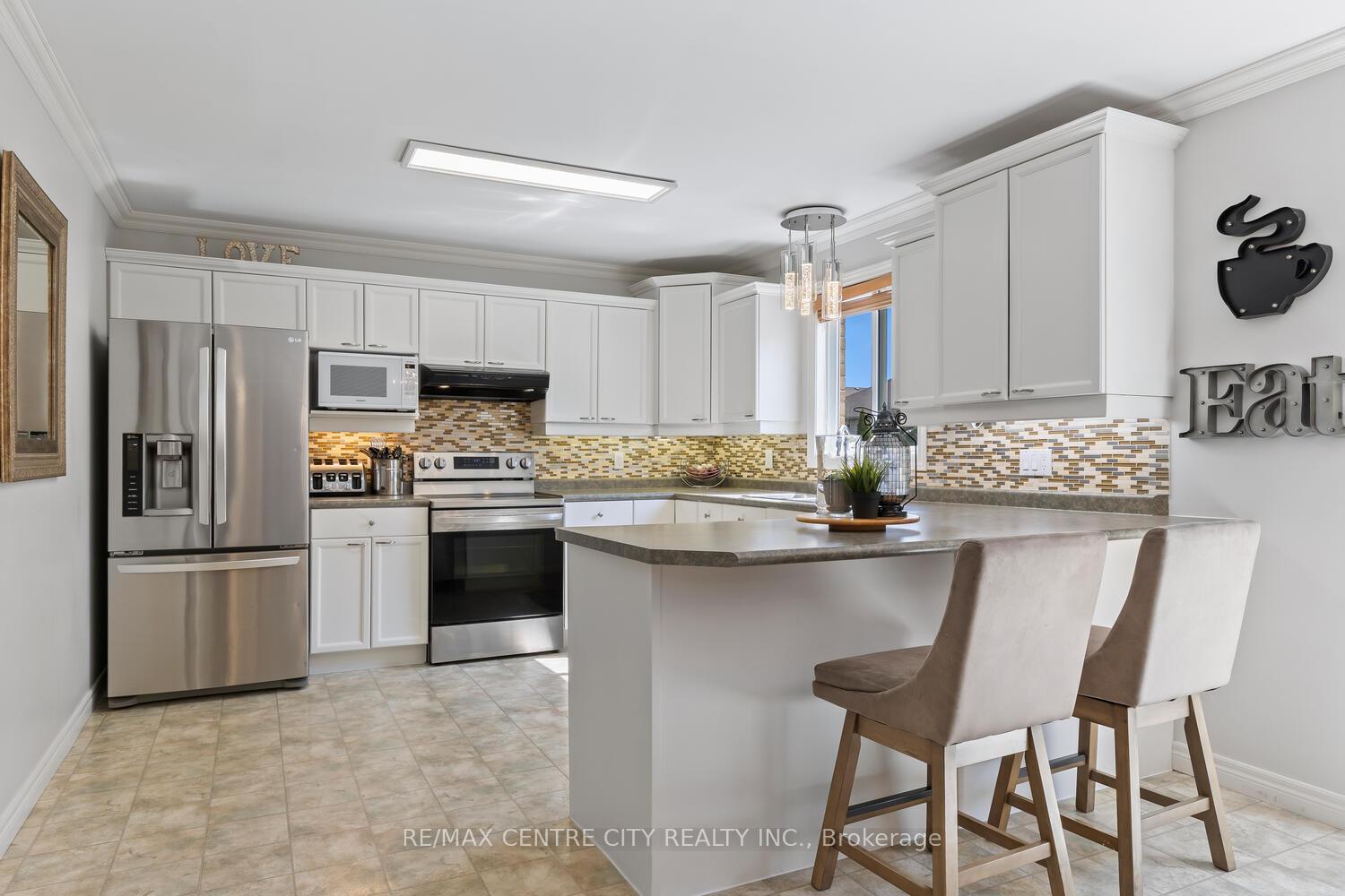 Photo 11 of 56 Mapleridge Crescent, Thames Centre, Dorchester — HOMEH