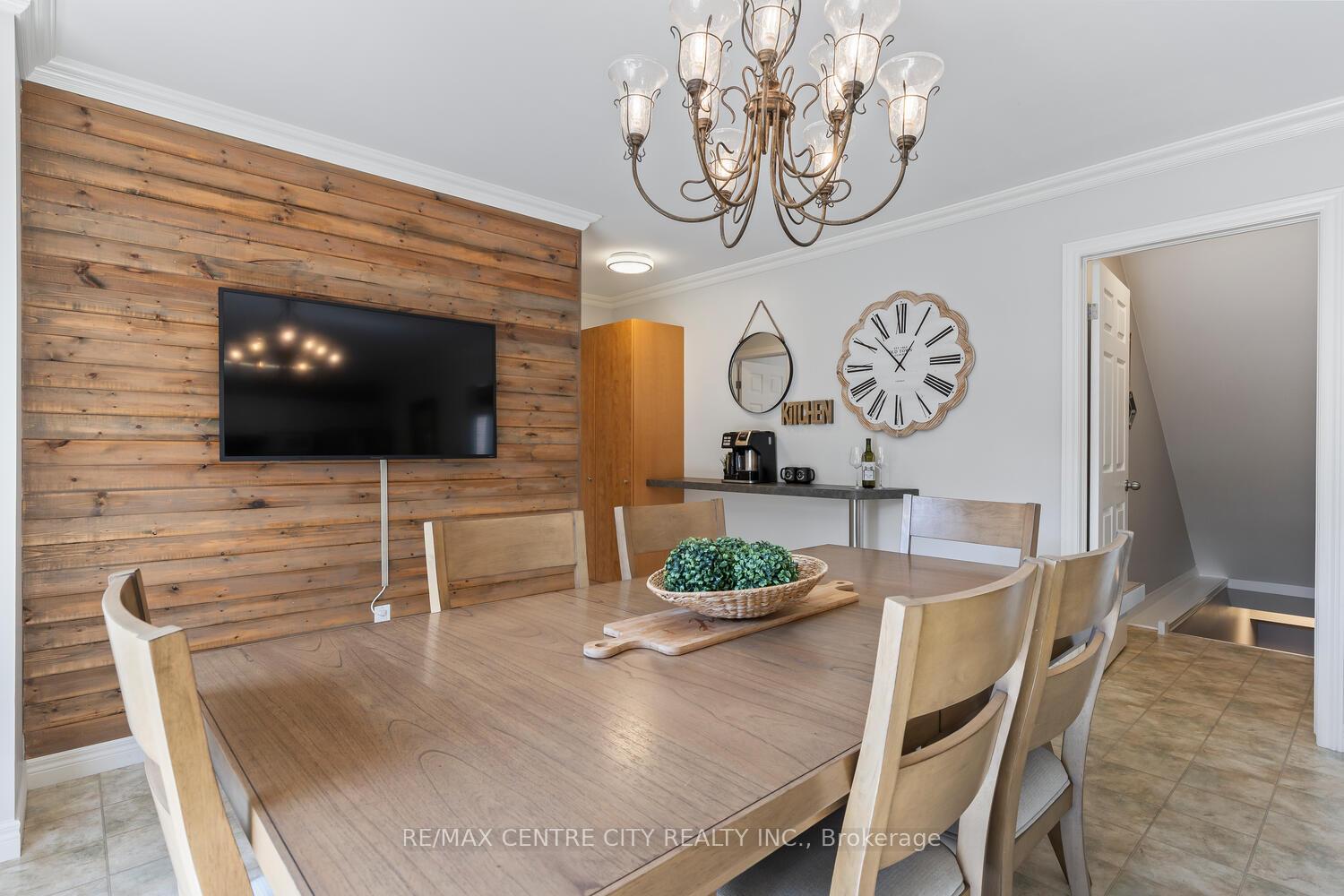 Photo 16 of 56 Mapleridge Crescent, Thames Centre, Dorchester — HOMEH