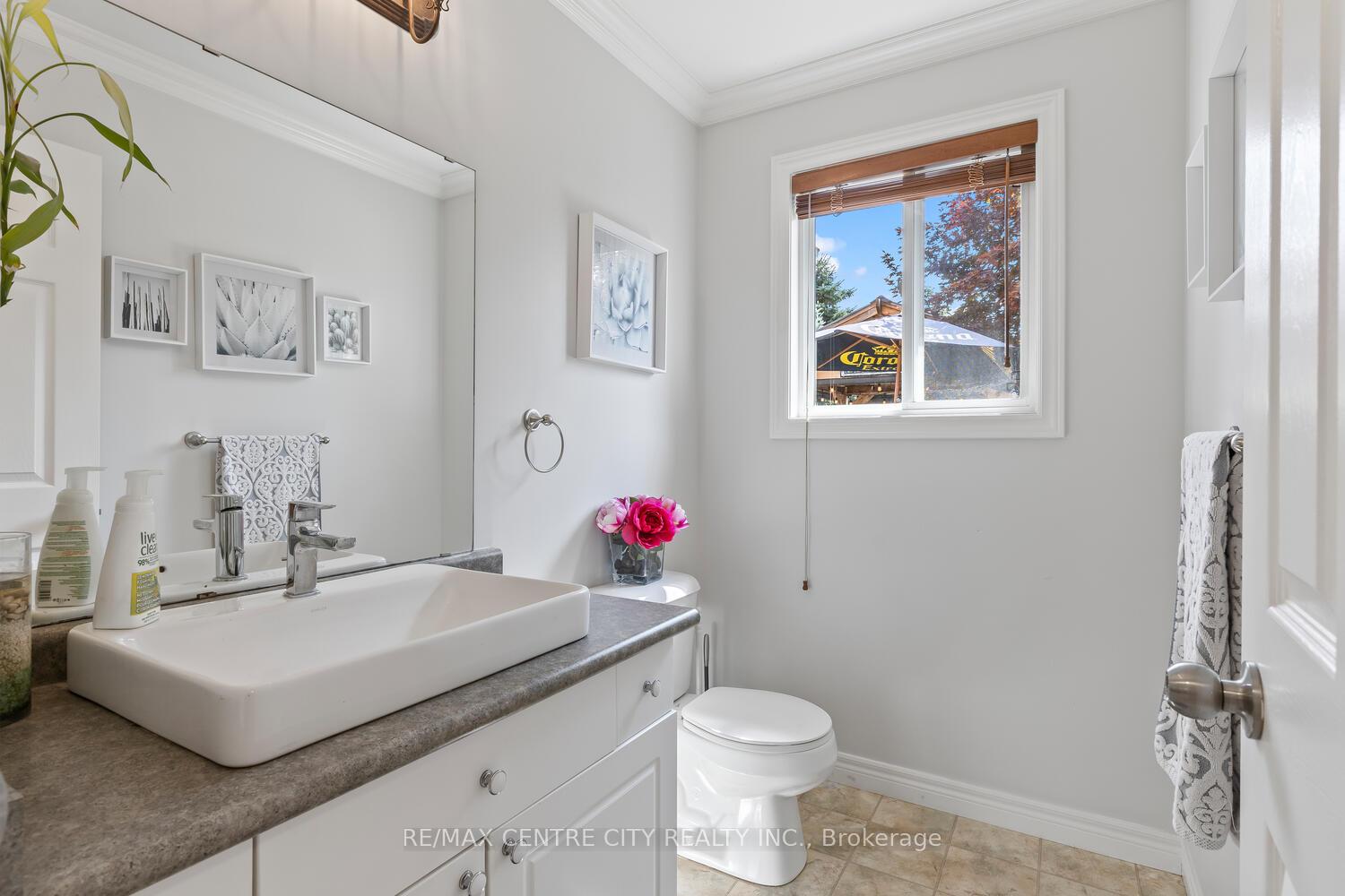 Photo 17 of 56 Mapleridge Crescent, Thames Centre, Dorchester — HOMEH