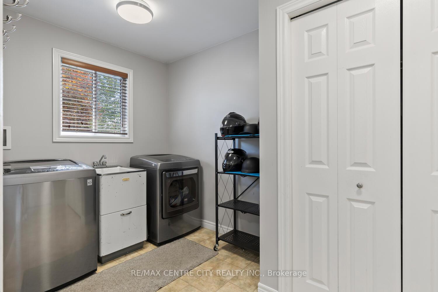 Photo 18 of 56 Mapleridge Crescent, Thames Centre, Dorchester — HOMEH