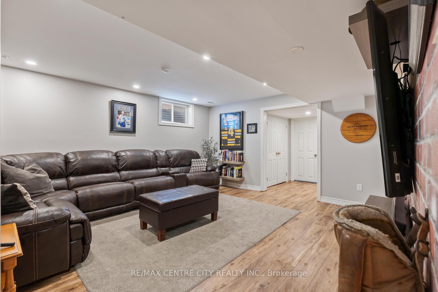 Photo 26 of 56 Mapleridge Crescent, Thames Centre, Dorchester — HOMEH