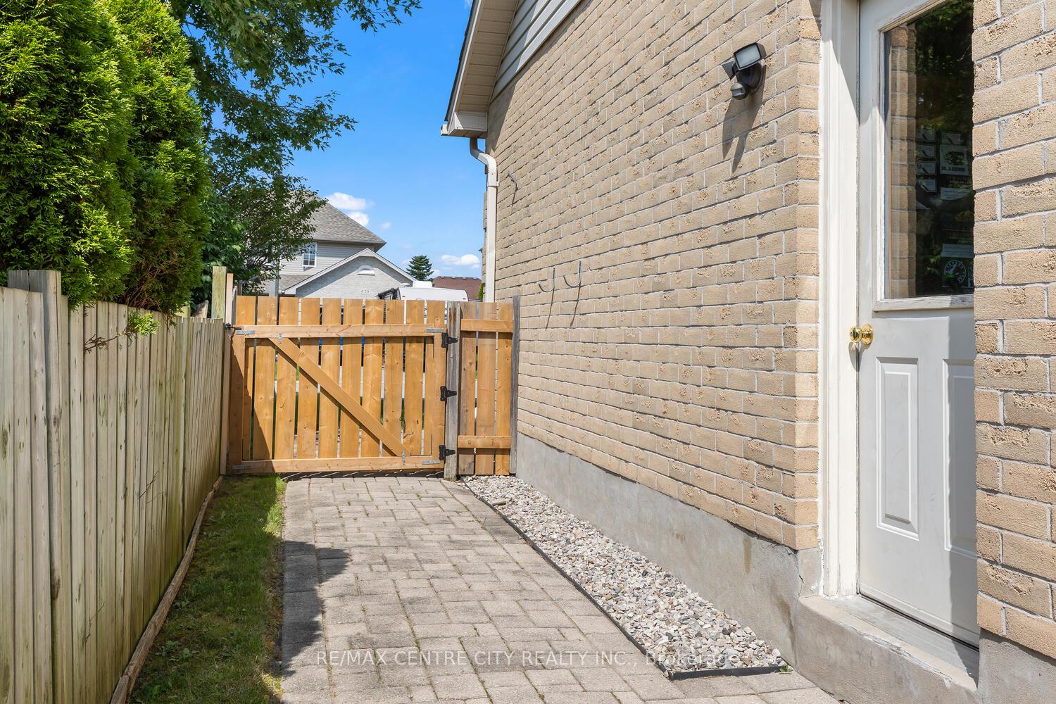 Photo 35 of 56 Mapleridge Crescent, Thames Centre, Dorchester — HOMEH