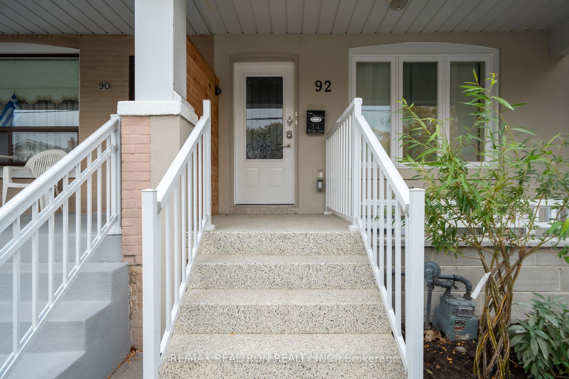 Photo 2 of Unit 2nd Floor, 92 Donlands Avenue, Toronto, Danforth — HOMEH