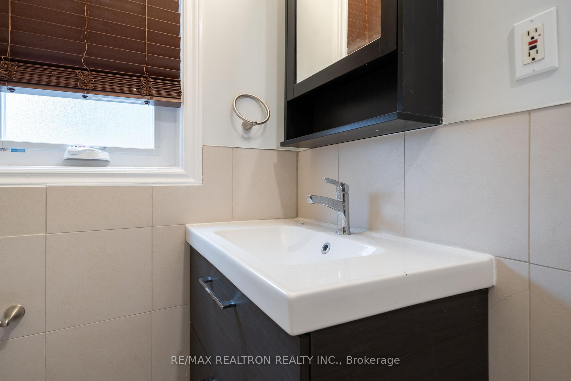 Photo 6 of Unit 2nd Floor, 92 Donlands Avenue, Toronto, Danforth — HOMEH