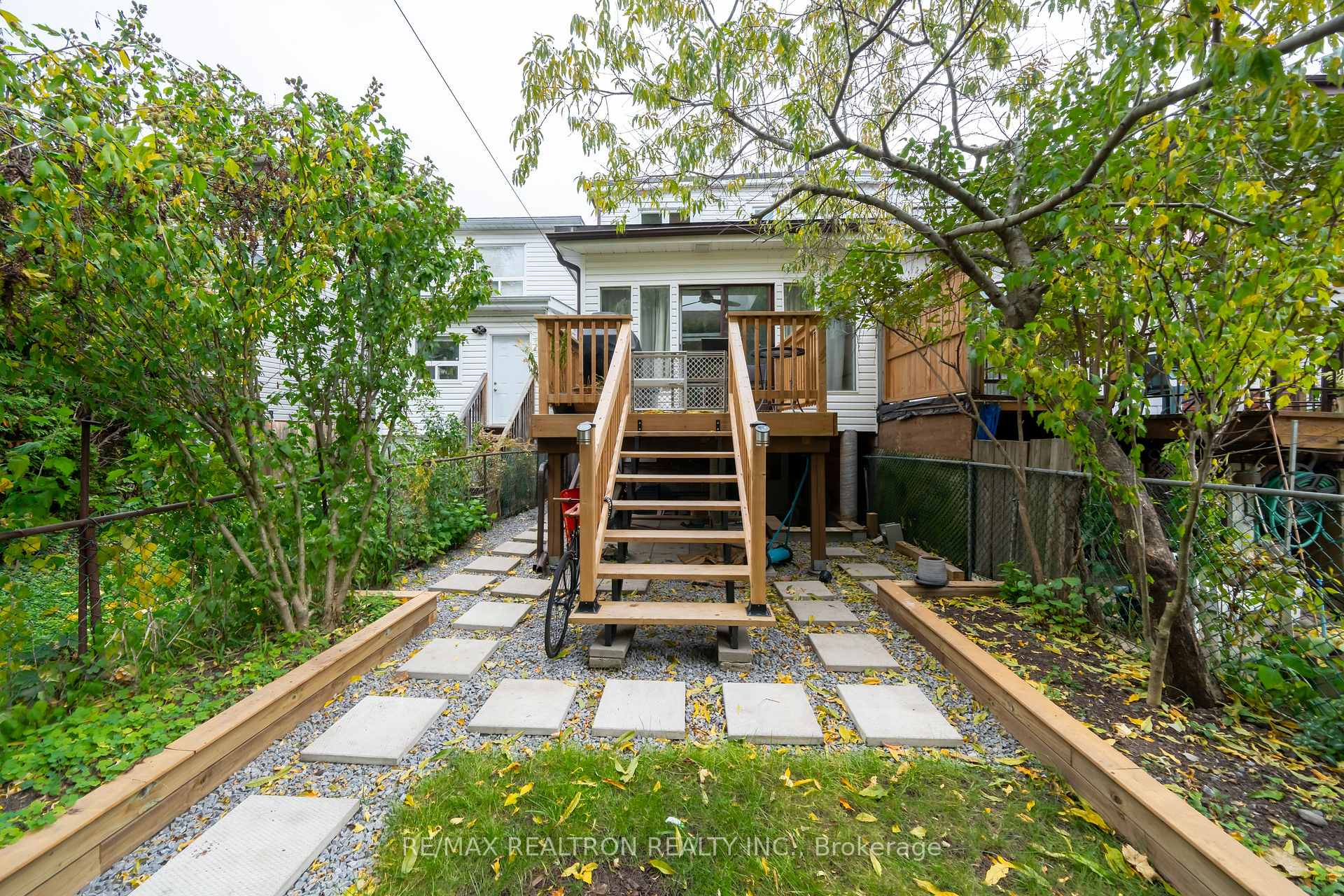 Photo 19 of Unit 2nd Floor, 92 Donlands Avenue, Toronto, Danforth — HOMEH