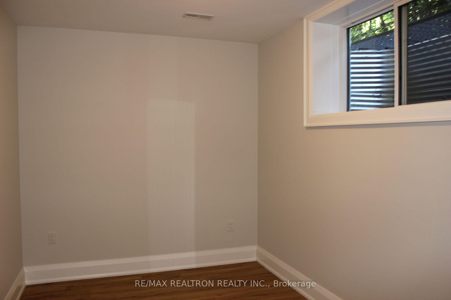 Photo 11 of Unit Bsmt, 60 Dell Park Avenue, Toronto, Englemount-Lawrence — HOMEH
