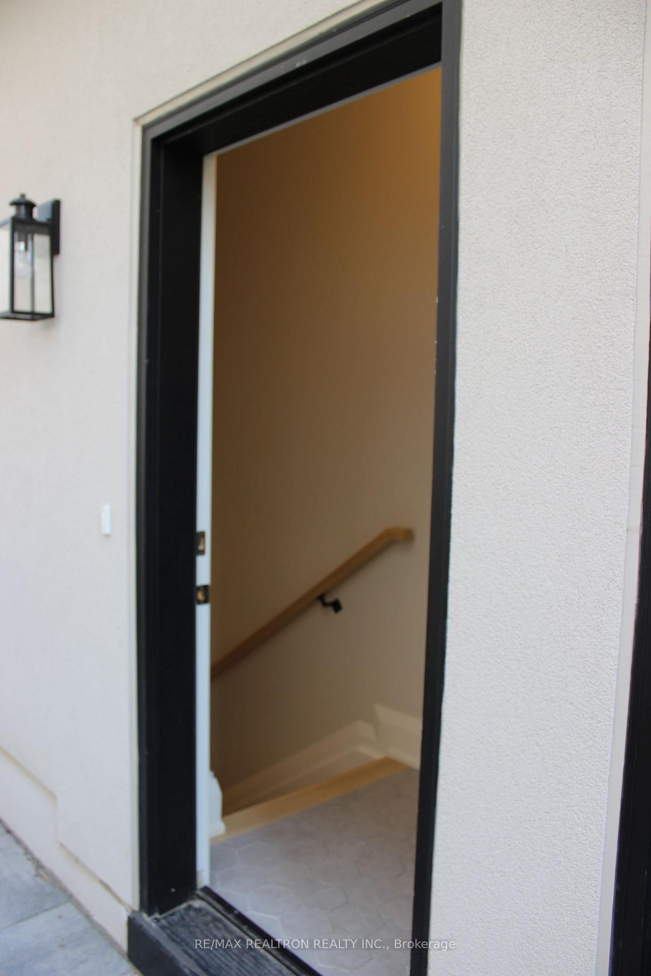 Photo 9 of Unit Bsmt, 60 Dell Park Avenue, Toronto, Englemount-Lawrence — HOMEH