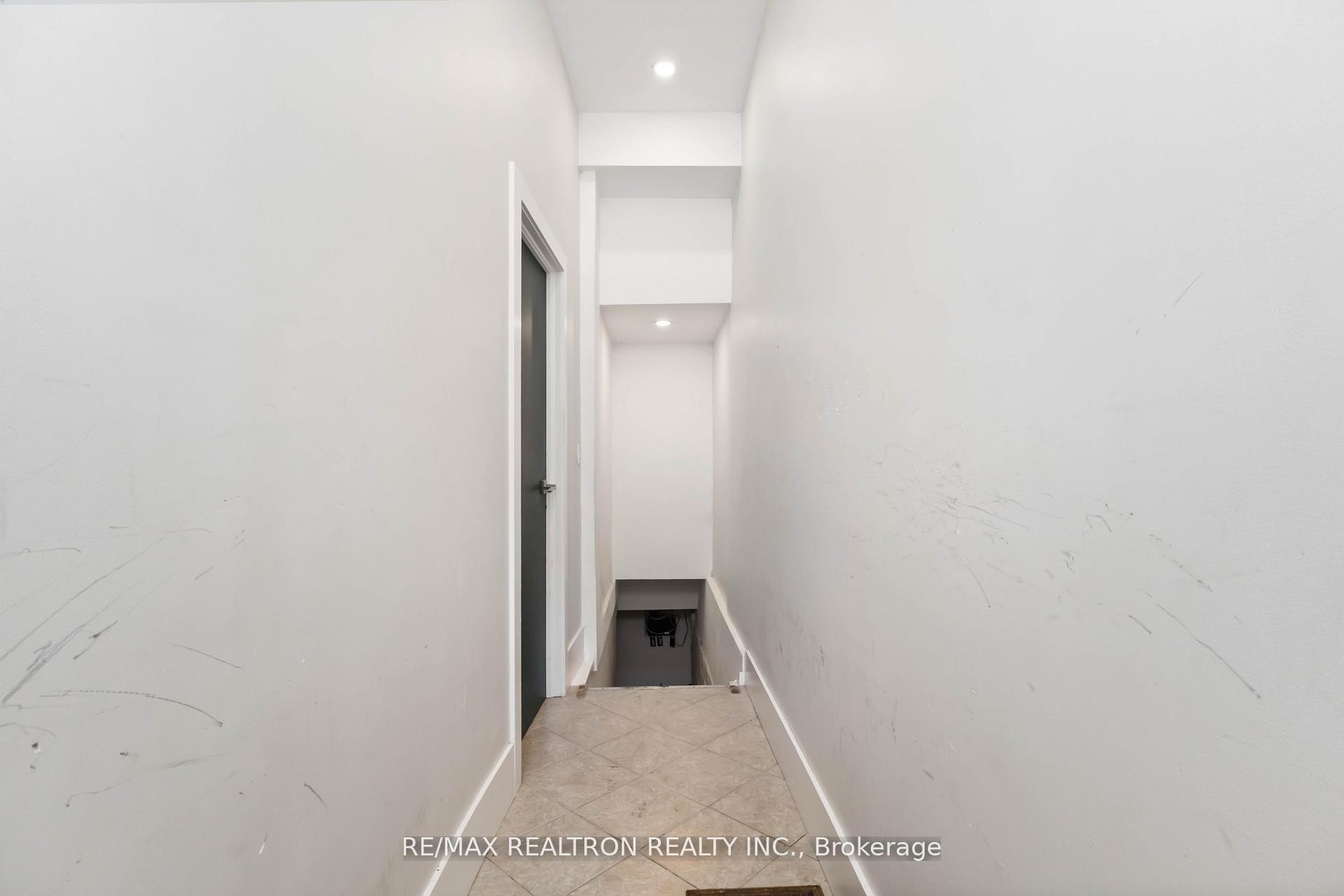 Photo 26 of Unit Main, 640 Gerrard Street E, Toronto, North Riverdale — HOMEH