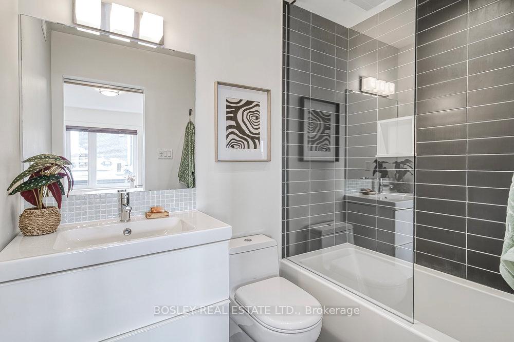 Photo 16 of 388D Manning Avenue, Toronto, Palmerston-Little Italy — HOMEH