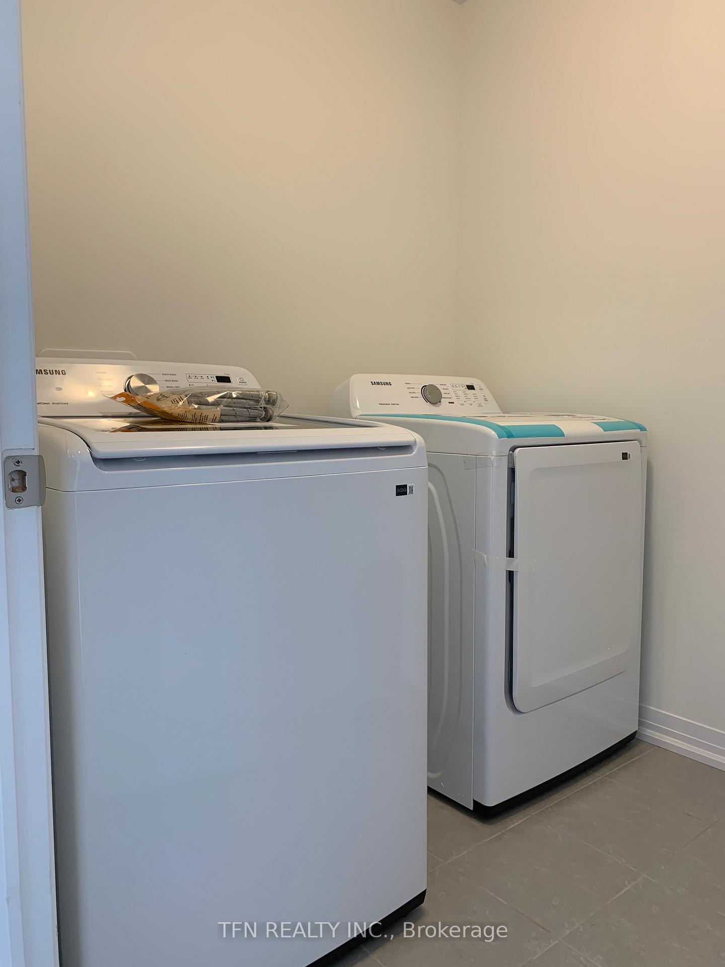 Photo 2 of Unit 6, 15 Peach Street, Thorold, Rolling Meadows — HOMEH