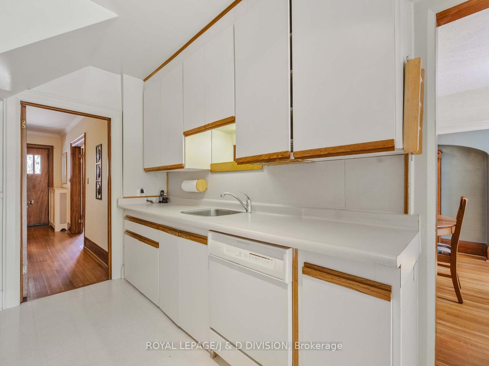 Photo 15 of 43 Fairlawn Avenue, Toronto, Lawrence Park North — HOMEH