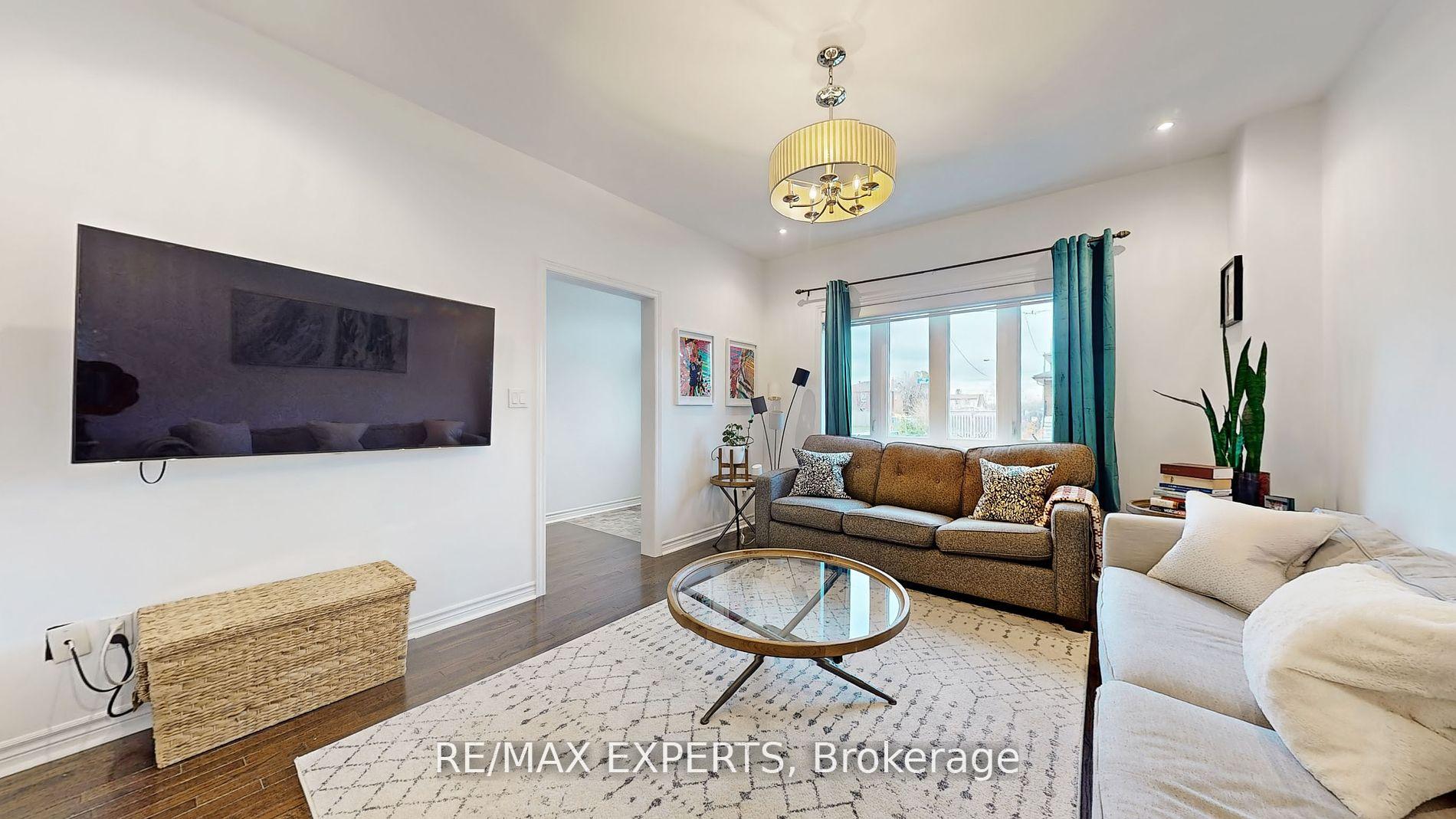 Photo 2 of 85 Laurel Avenue, Scarborough, Kennedy Park — HOMEH