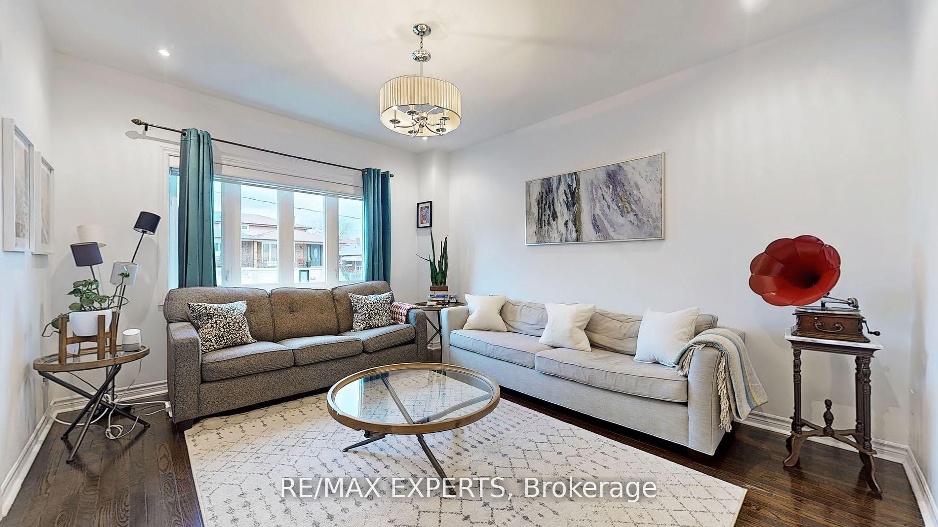 Photo 3 of 85 Laurel Avenue, Scarborough, Kennedy Park — HOMEH