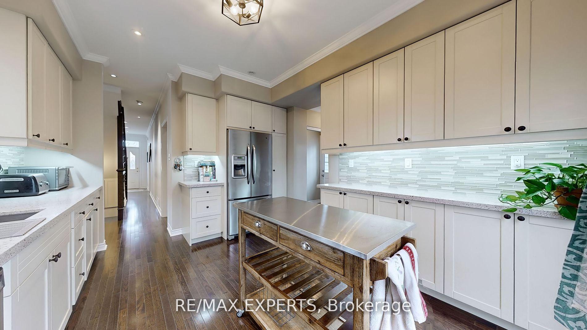 Photo 7 of 85 Laurel Avenue, Scarborough, Kennedy Park — HOMEH
