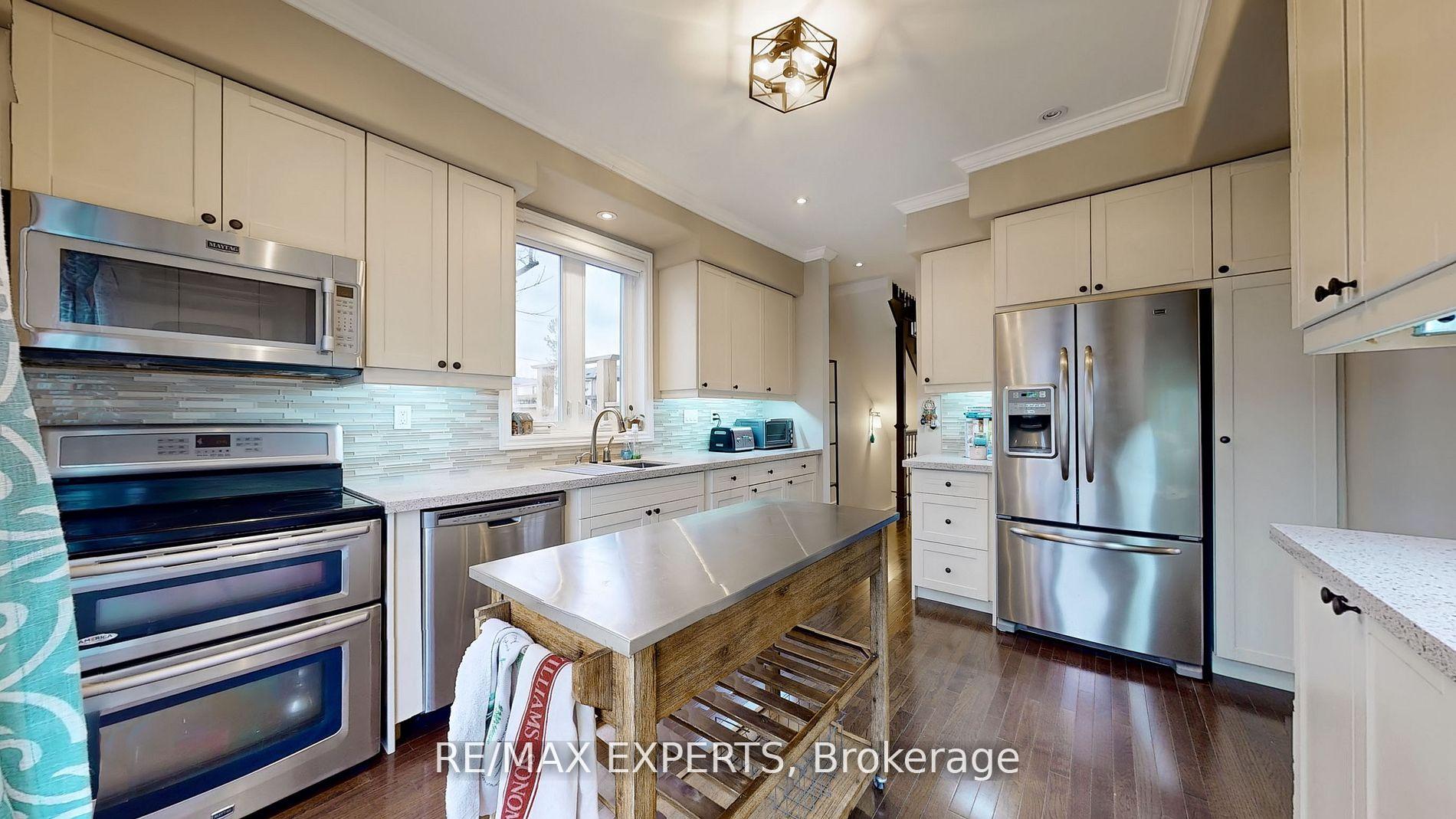 Photo 8 of 85 Laurel Avenue, Scarborough, Kennedy Park — HOMEH