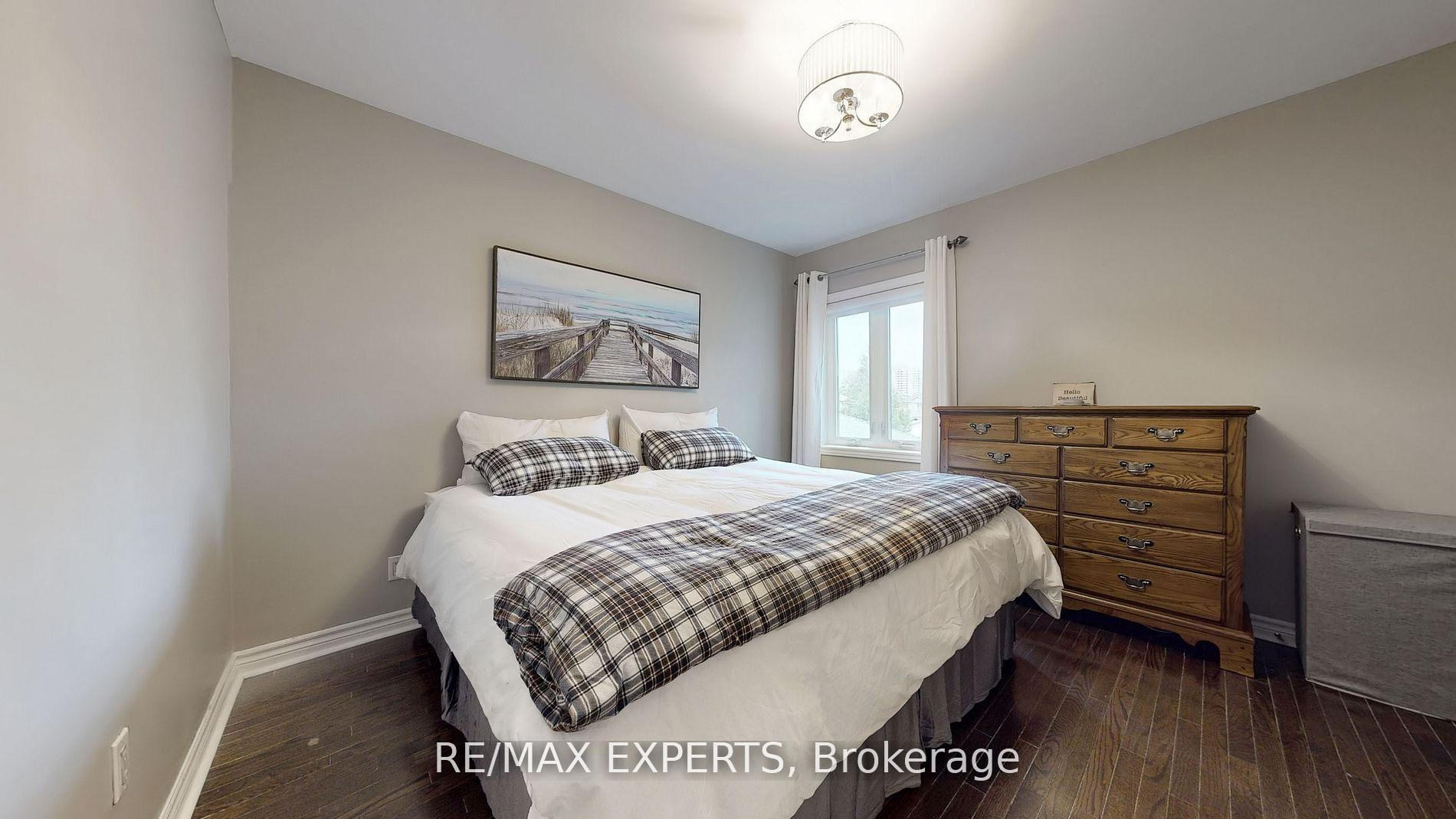 Photo 13 of 85 Laurel Avenue, Scarborough, Kennedy Park — HOMEH
