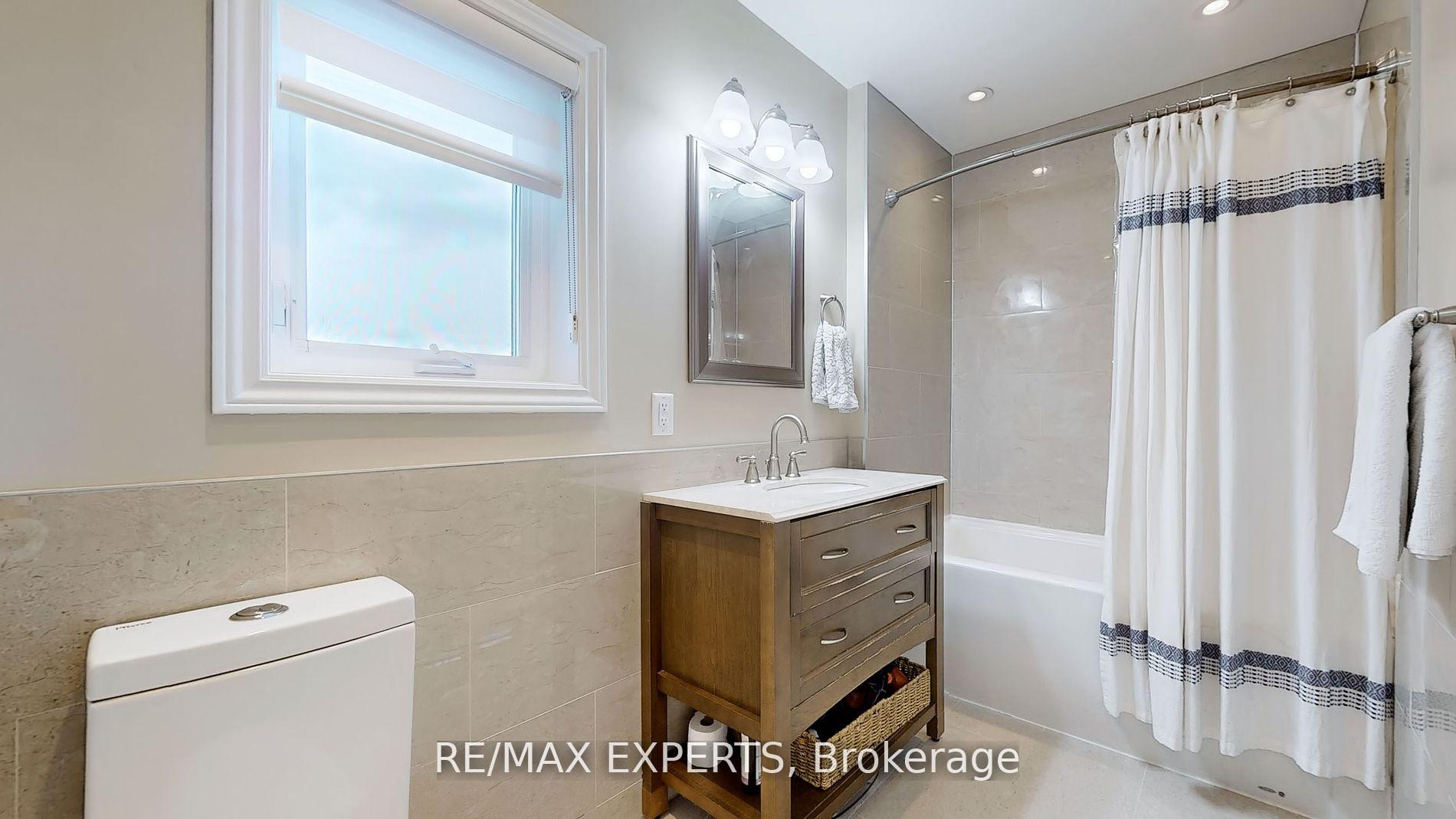Photo 15 of 85 Laurel Avenue, Scarborough, Kennedy Park — HOMEH
