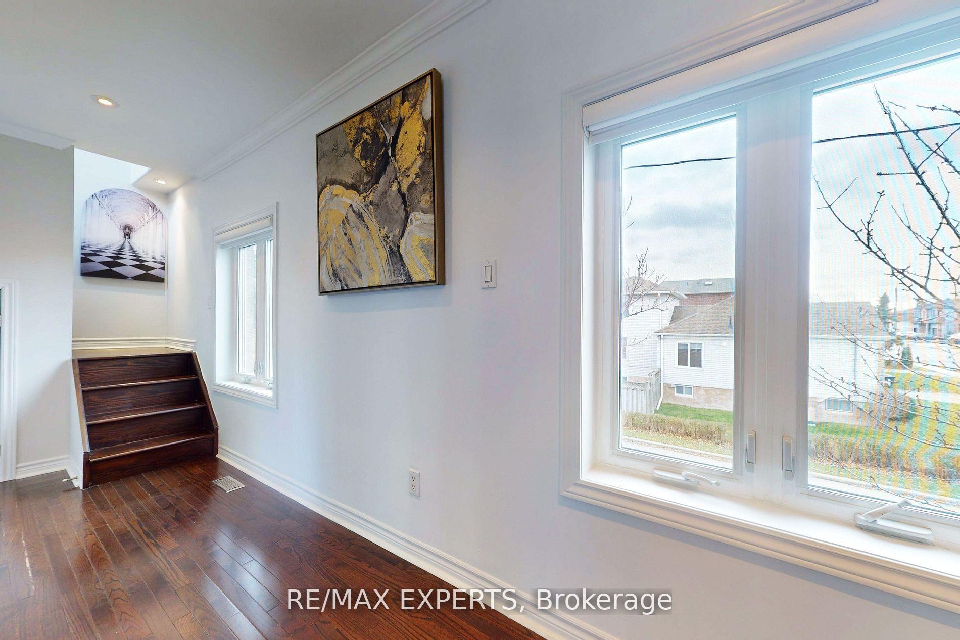 Photo 16 of 85 Laurel Avenue, Scarborough, Kennedy Park — HOMEH