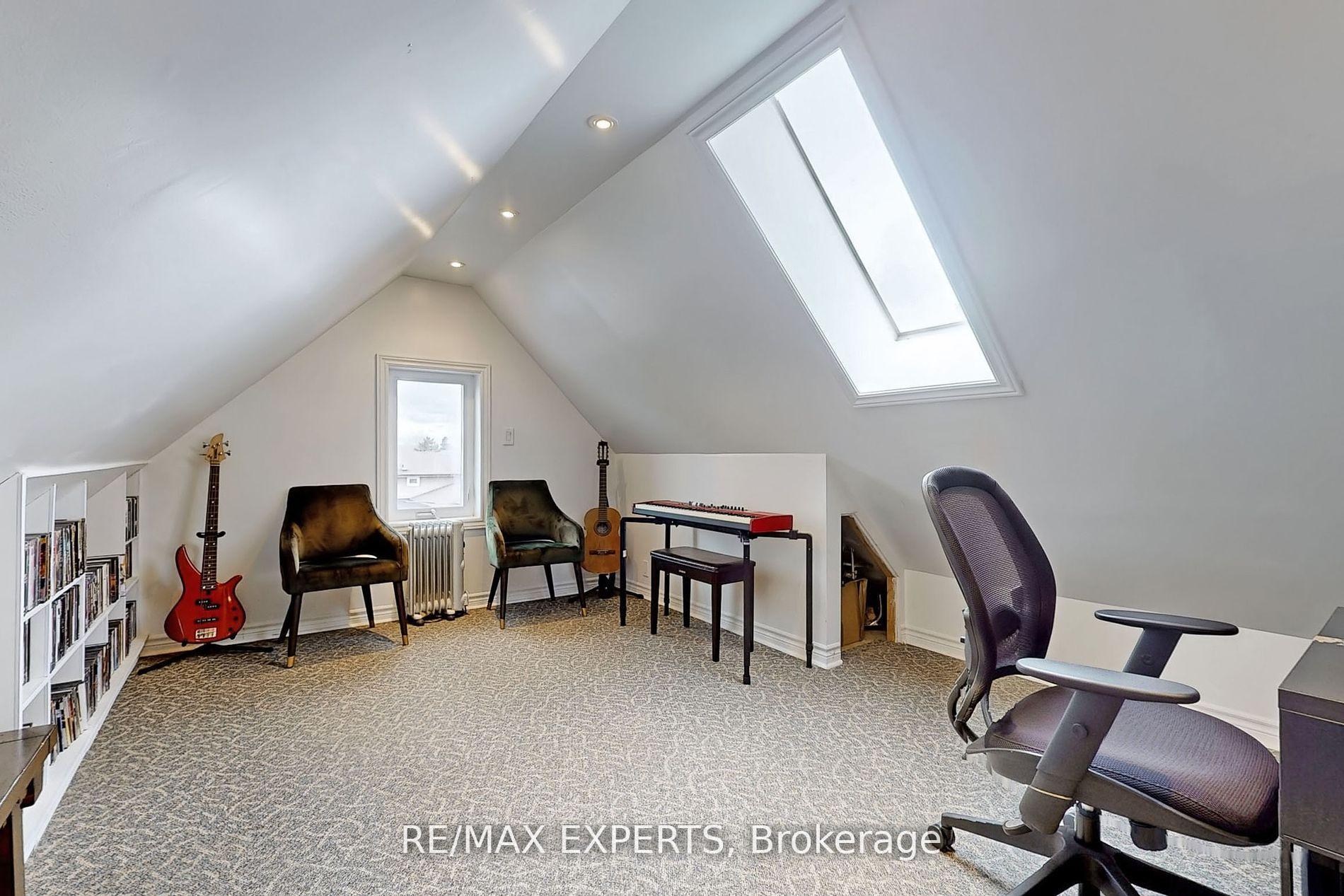 Photo 17 of 85 Laurel Avenue, Scarborough, Kennedy Park — HOMEH