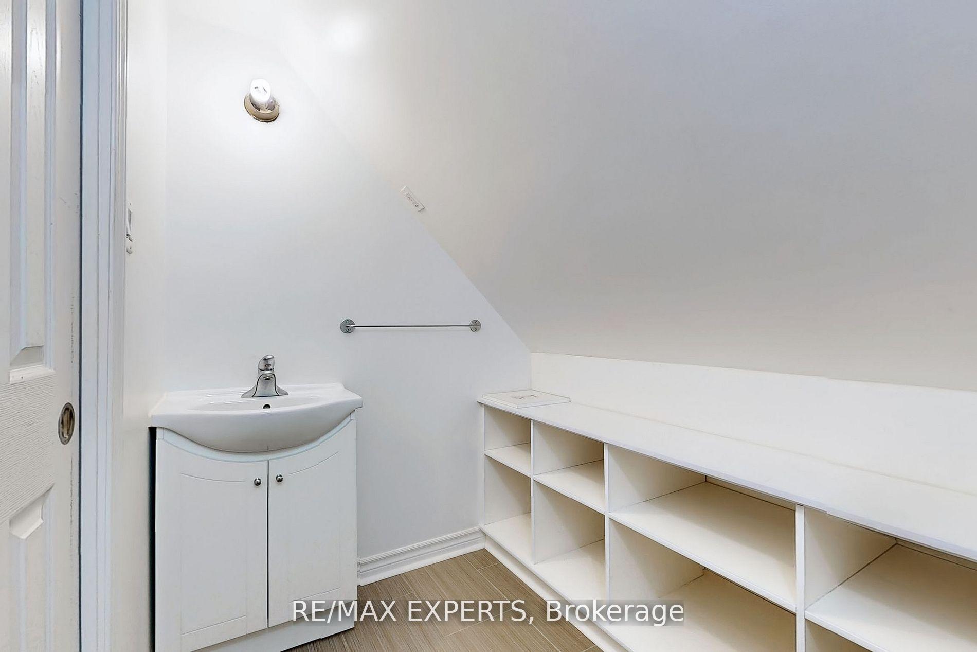 Photo 18 of 85 Laurel Avenue, Scarborough, Kennedy Park — HOMEH