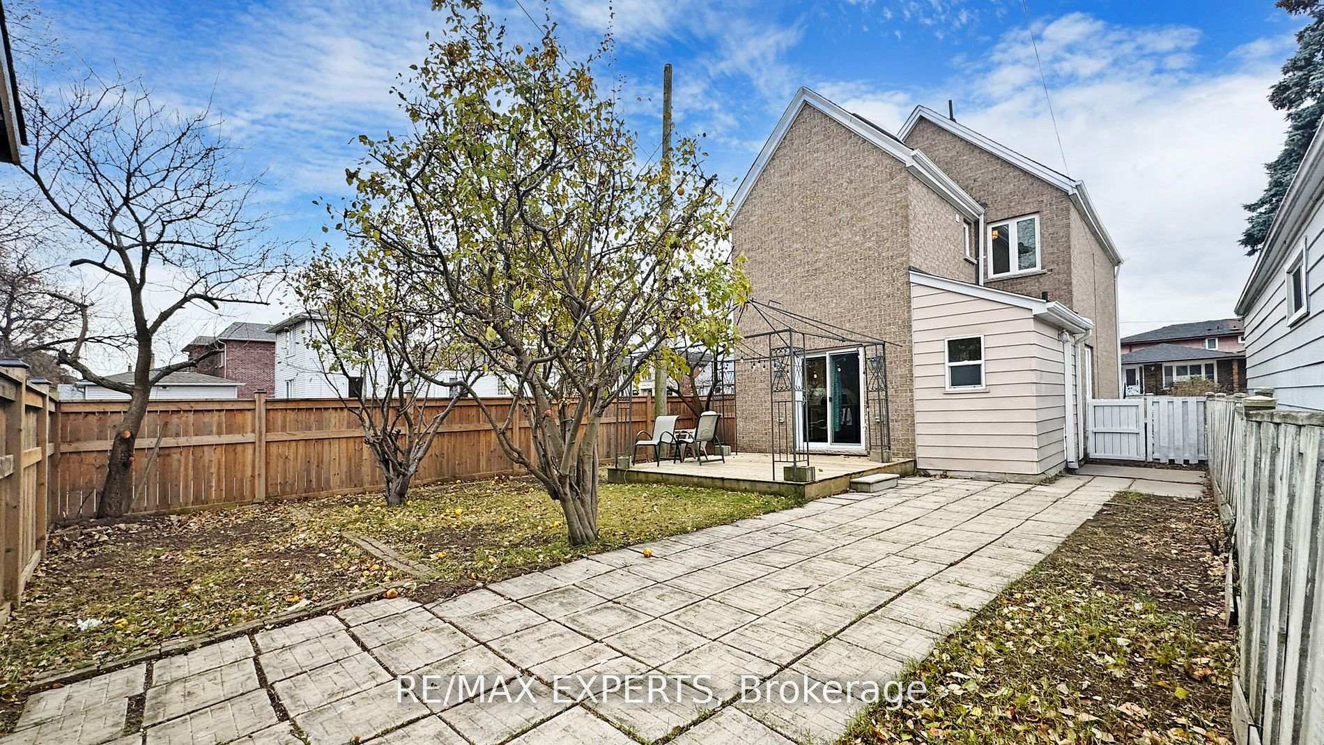 Photo 21 of 85 Laurel Avenue, Scarborough, Kennedy Park — HOMEH