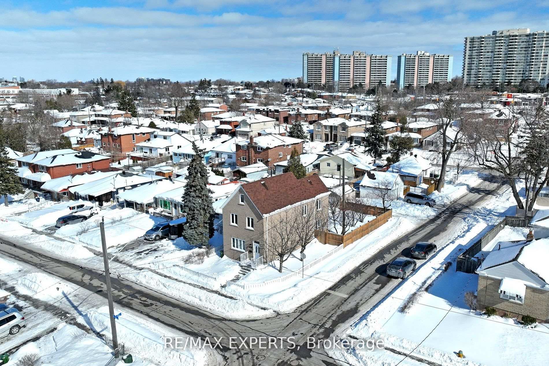 Photo 24 of 85 Laurel Avenue, Scarborough, Kennedy Park — HOMEH
