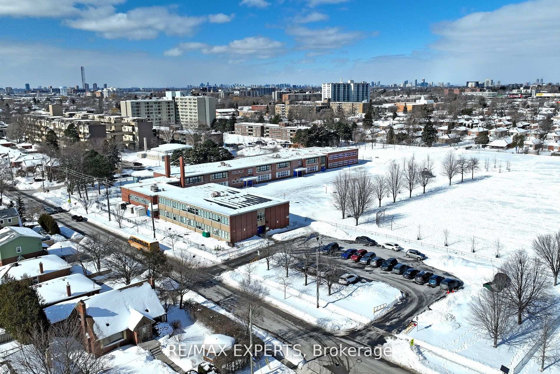 Photo 25 of 85 Laurel Avenue, Scarborough, Kennedy Park — HOMEH