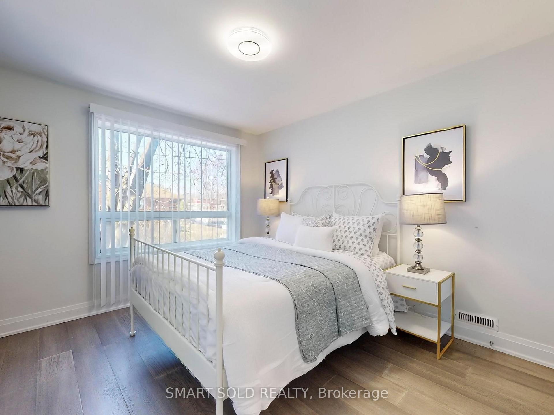 Photo 8 of 5 Khedive Avenue, Toronto, Englemount-Lawrence — HOMEH