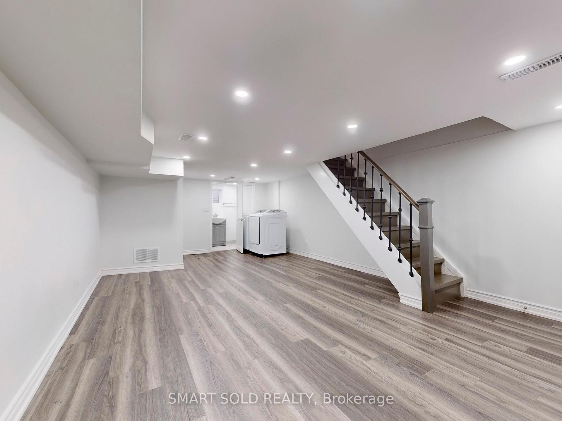 Photo 14 of 5 Khedive Avenue, Toronto, Englemount-Lawrence — HOMEH