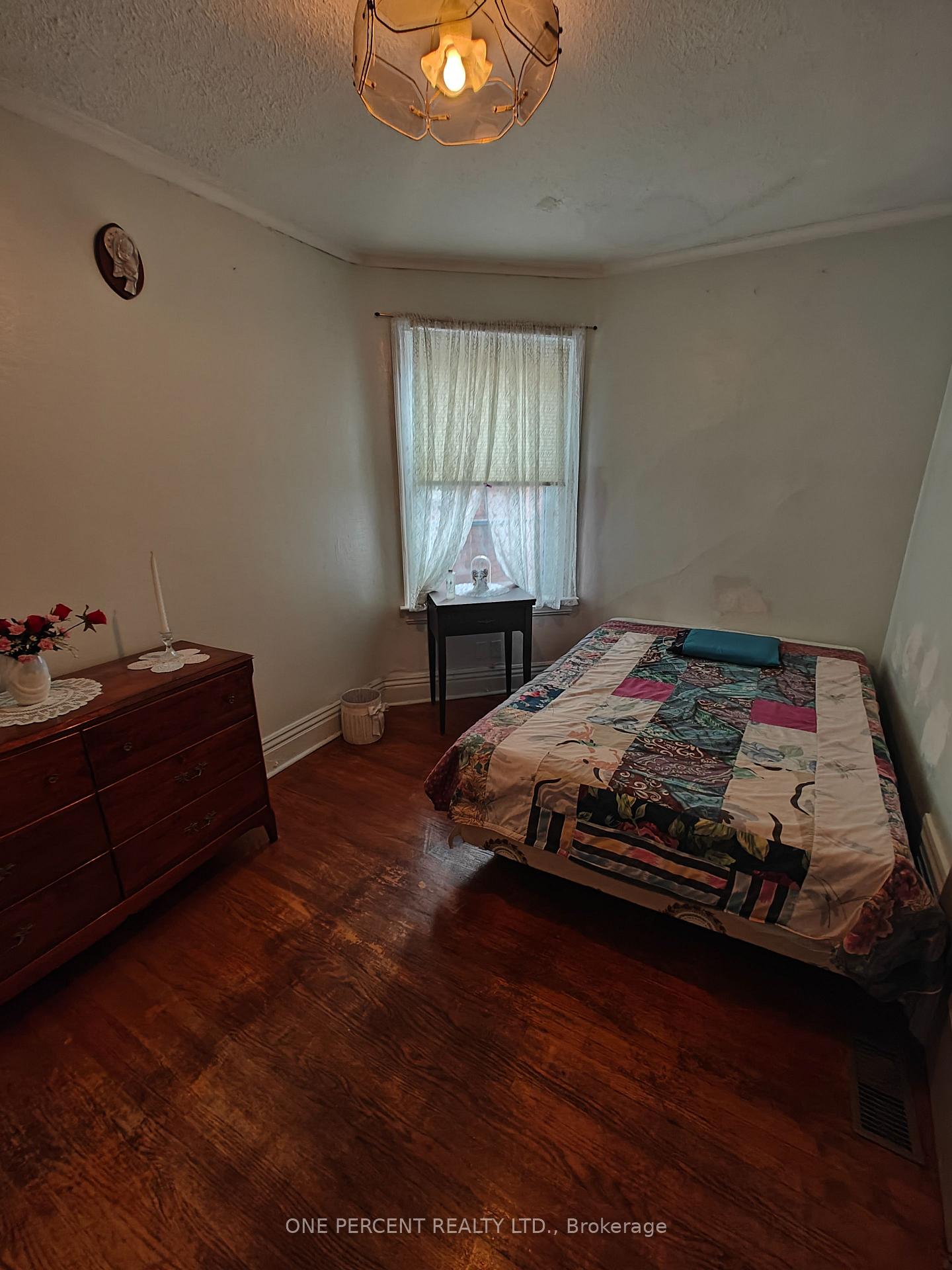 Photo 14 of 33 Grove Avenue, Toronto, Trinity-Bellwoods — HOMEH